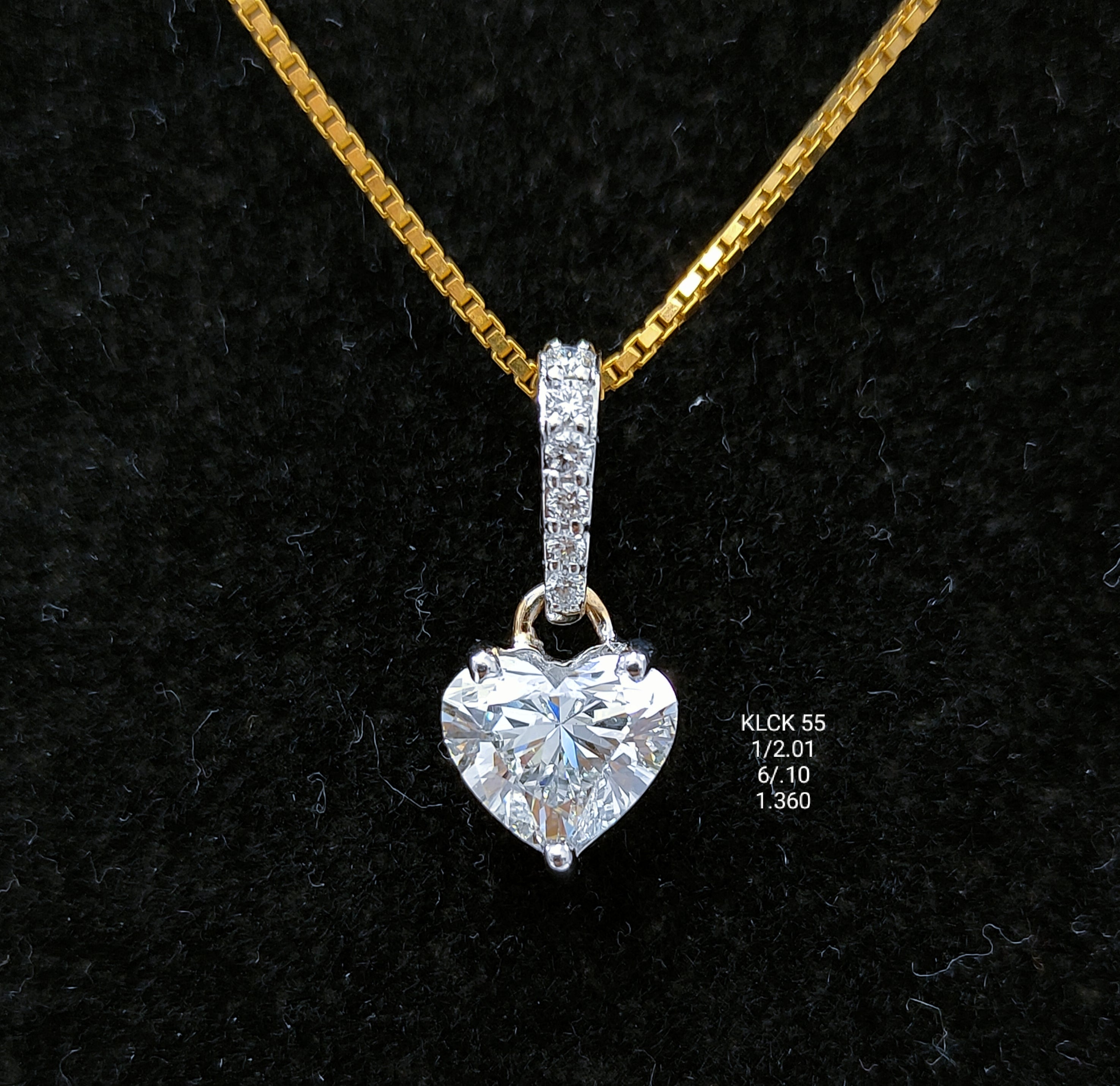 2.11Ct Of Locket With Purity Of 18K