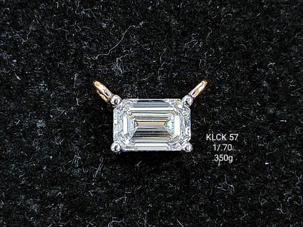 0.70Ct Of Locket With Purity Of 18K