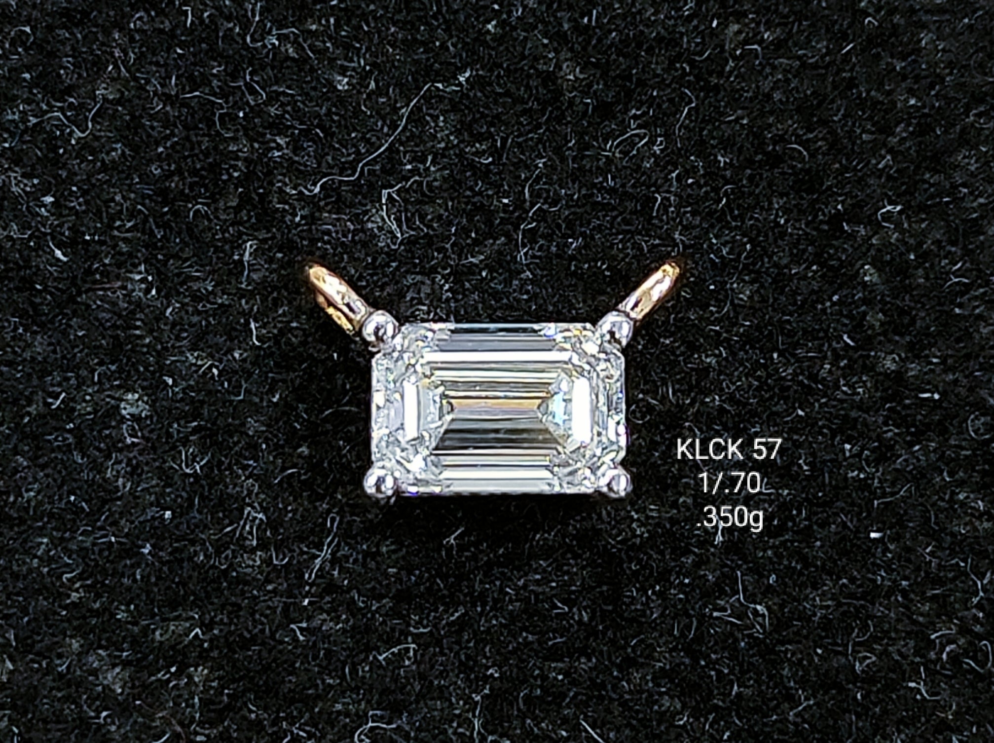 0.70Ct Of Locket With Purity Of 18K