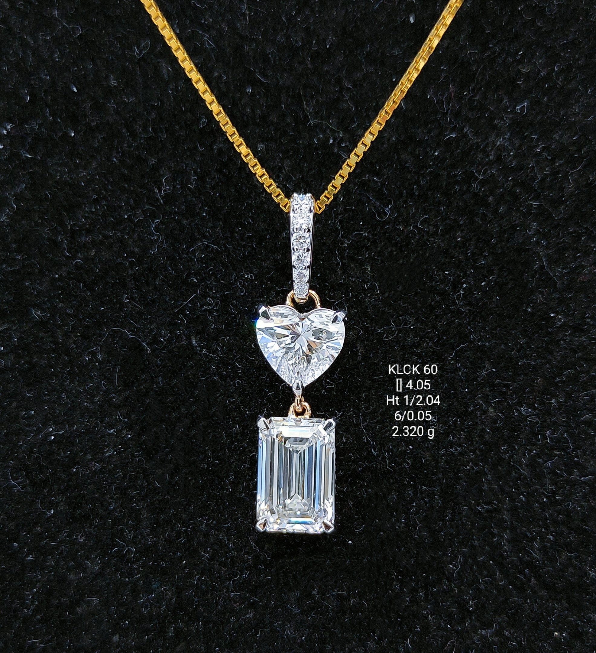 6.14Ct Of Locket With Purity Of 18K