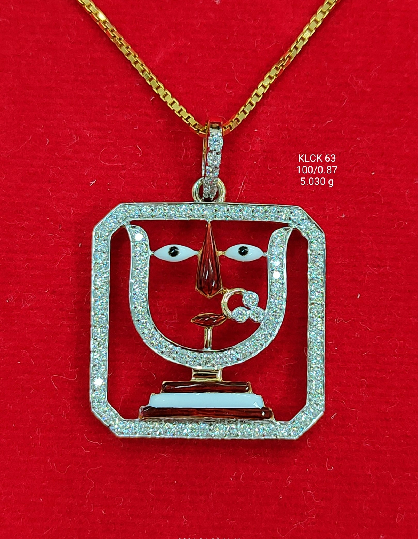 0.87Ct Of Locket With Purity Of 18K
