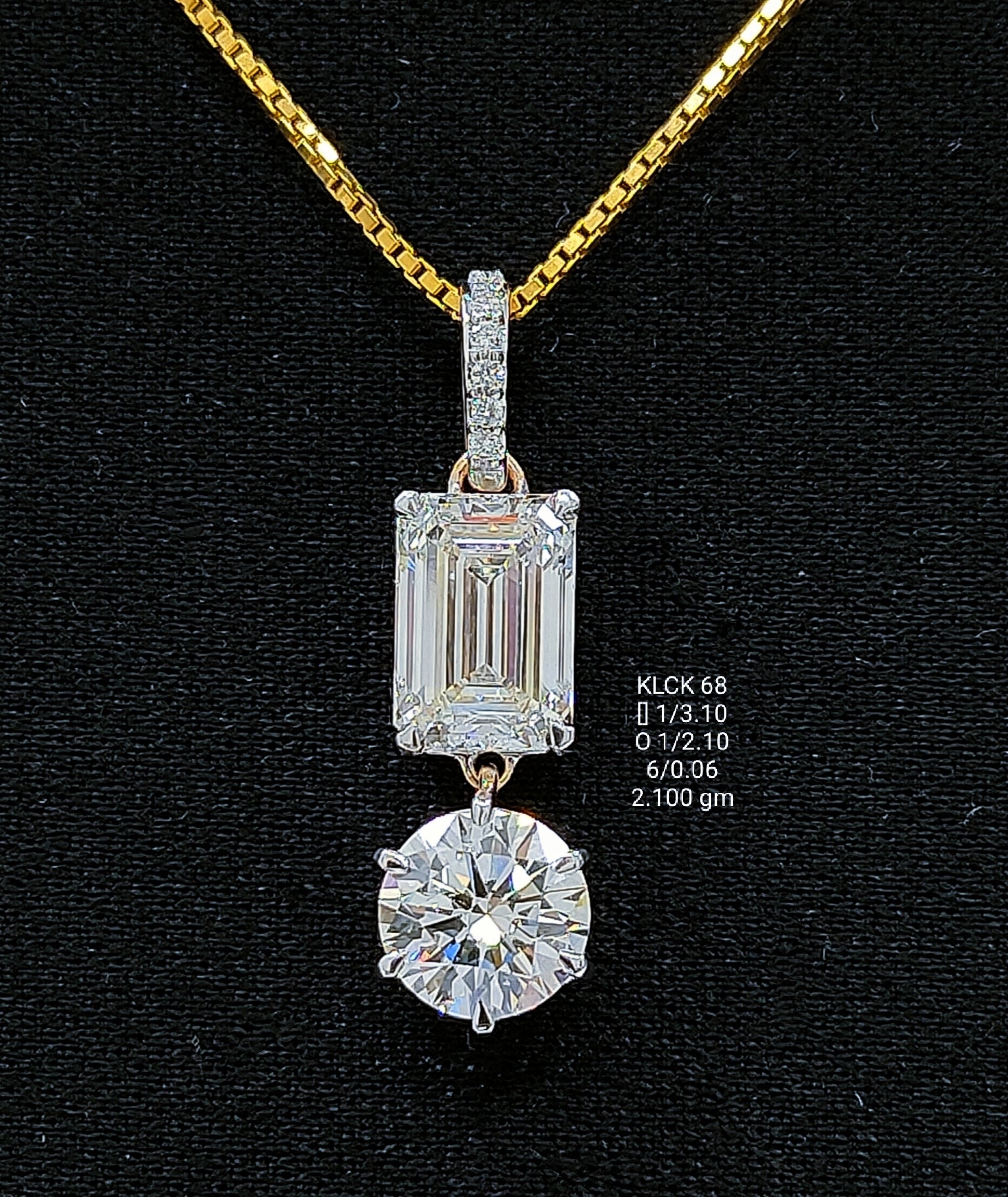 5.26Ct Of Locket With Purity Of 18K