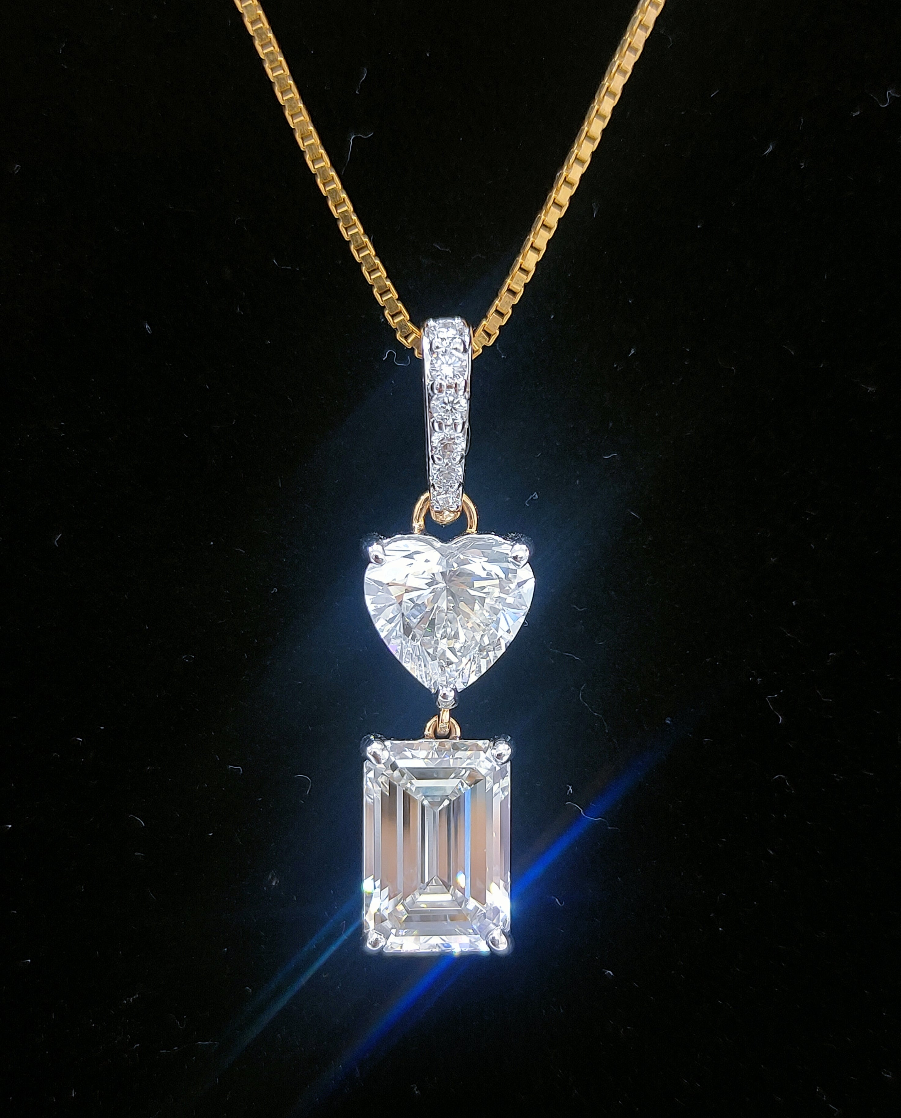 6.43Ct LOCKET Small round diamonds 18K