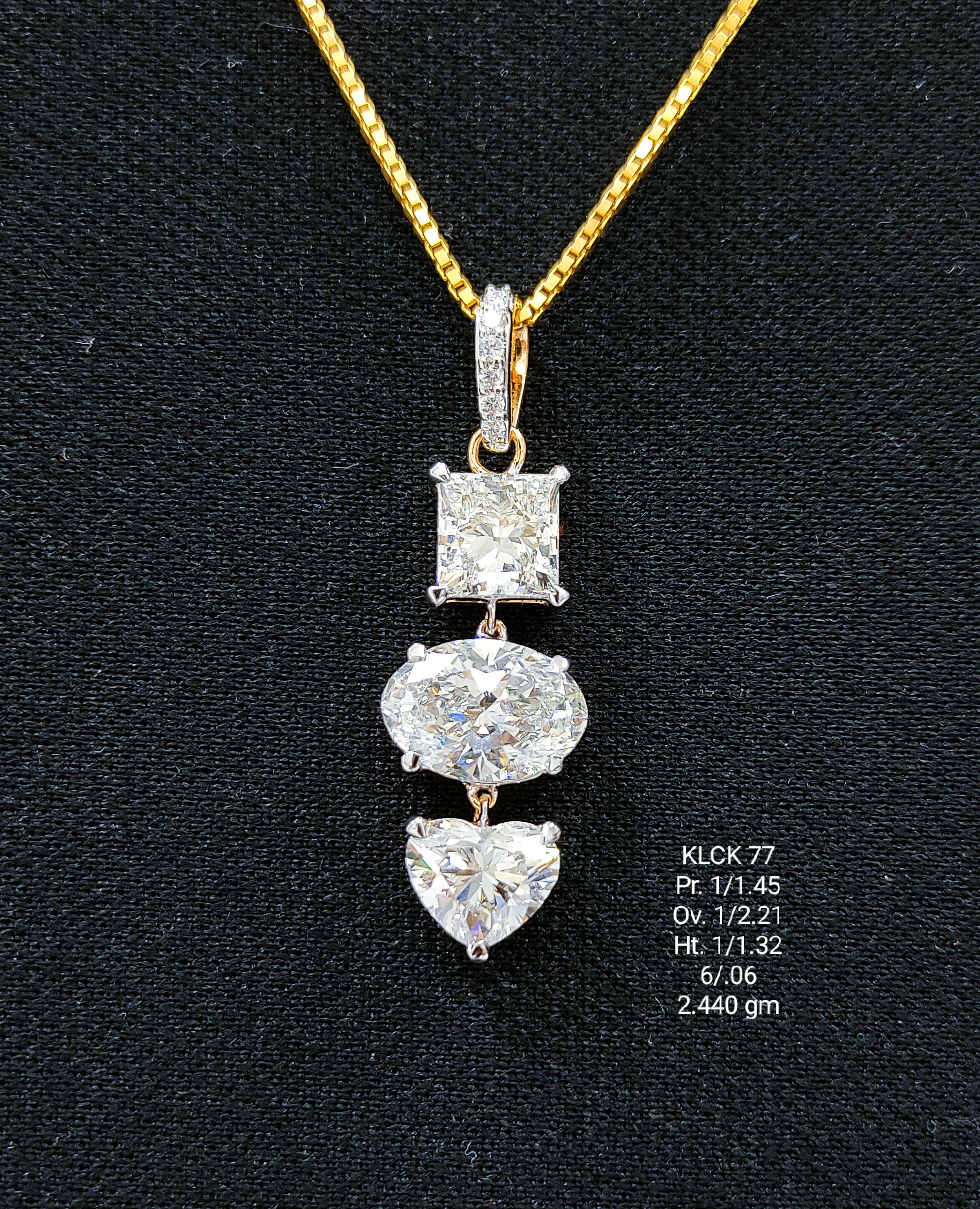5.04Ct LOCKET Small round diamonds 18K