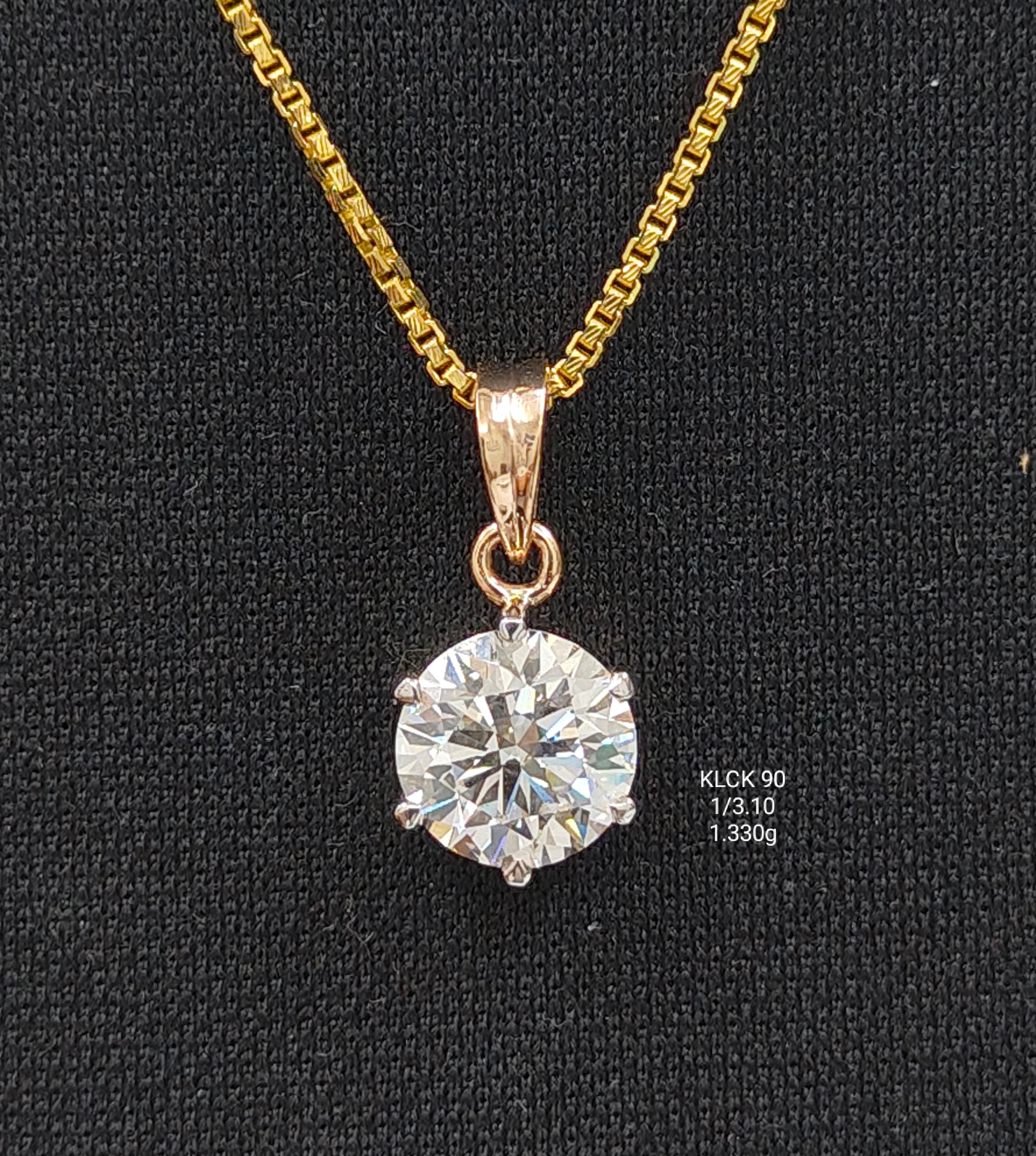 3.1Ct LOCKET solitaire diamonds 18K
