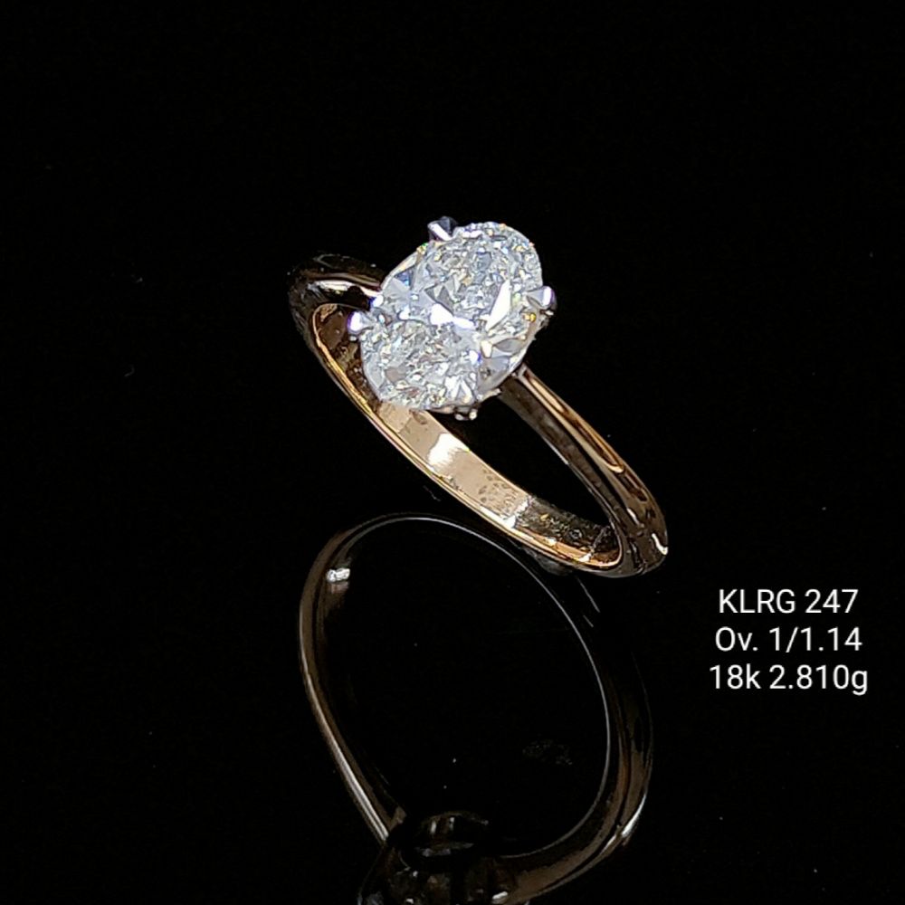 1.14 Ct of RING of Solitaire Oval Shaped Diamond  18K