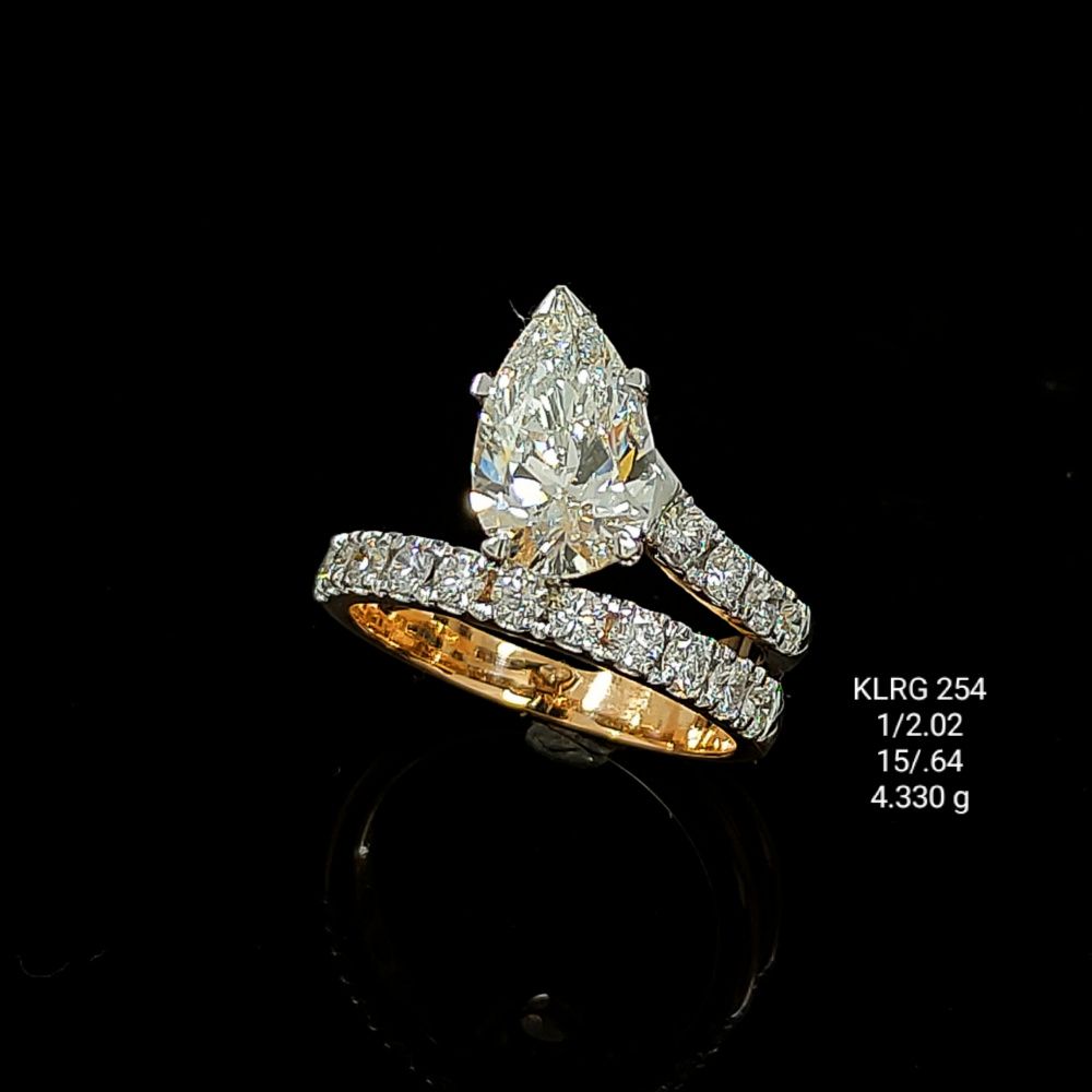 2.66 Ct of RING of Solitaire Paan Shaped Diamond  18K