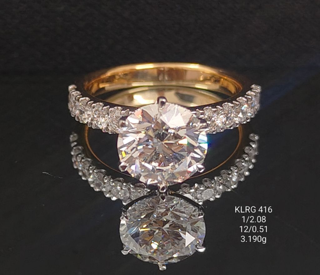 2.59 Ct of RING of Solitaire Round Shaped Diamond  18K