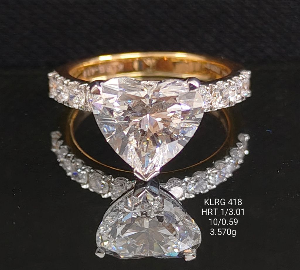3.6 Ct of RING of Small Round Shaped Diamonds  18K