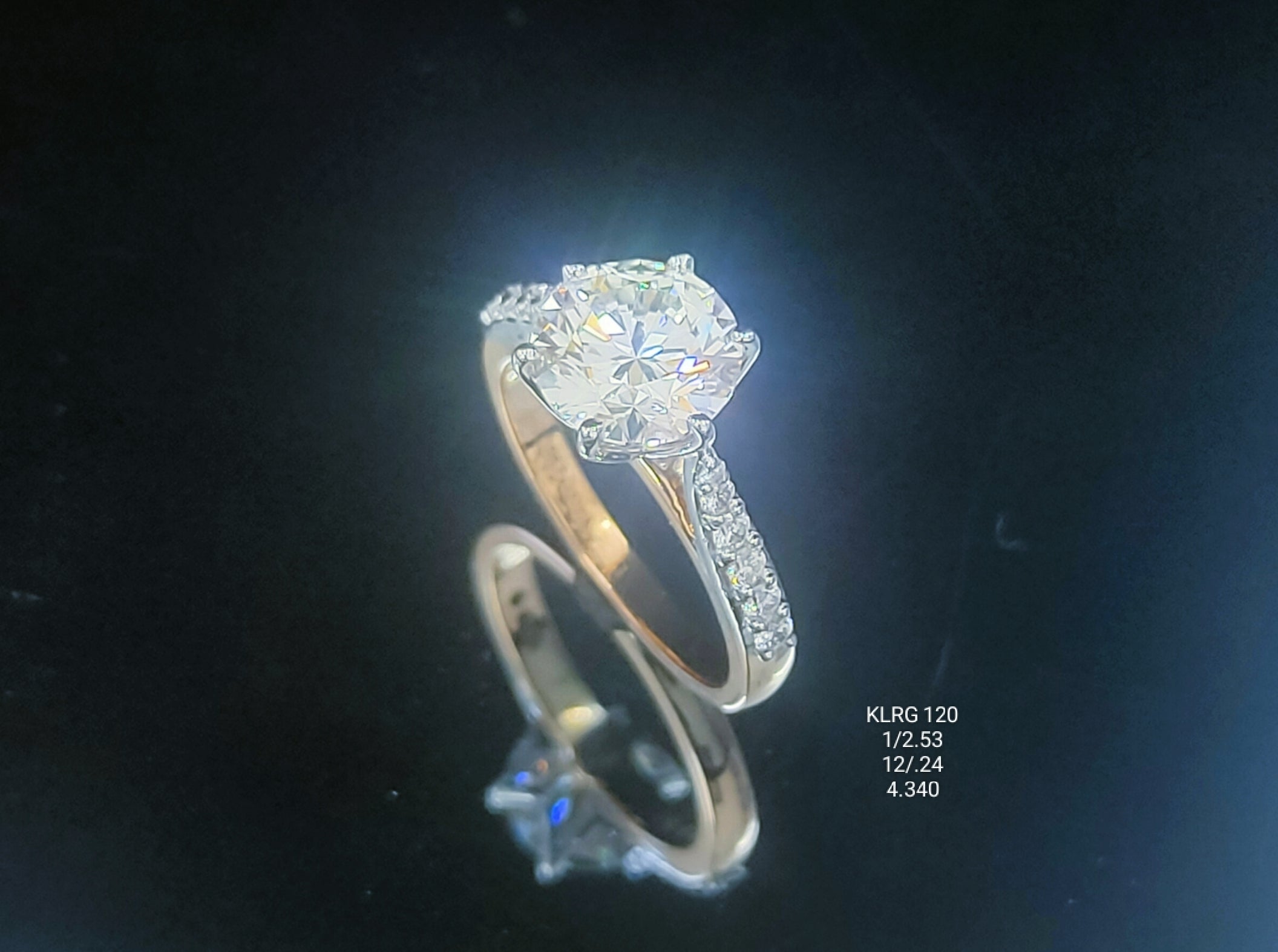 2.77Ct RING solitaire diamonds 18K