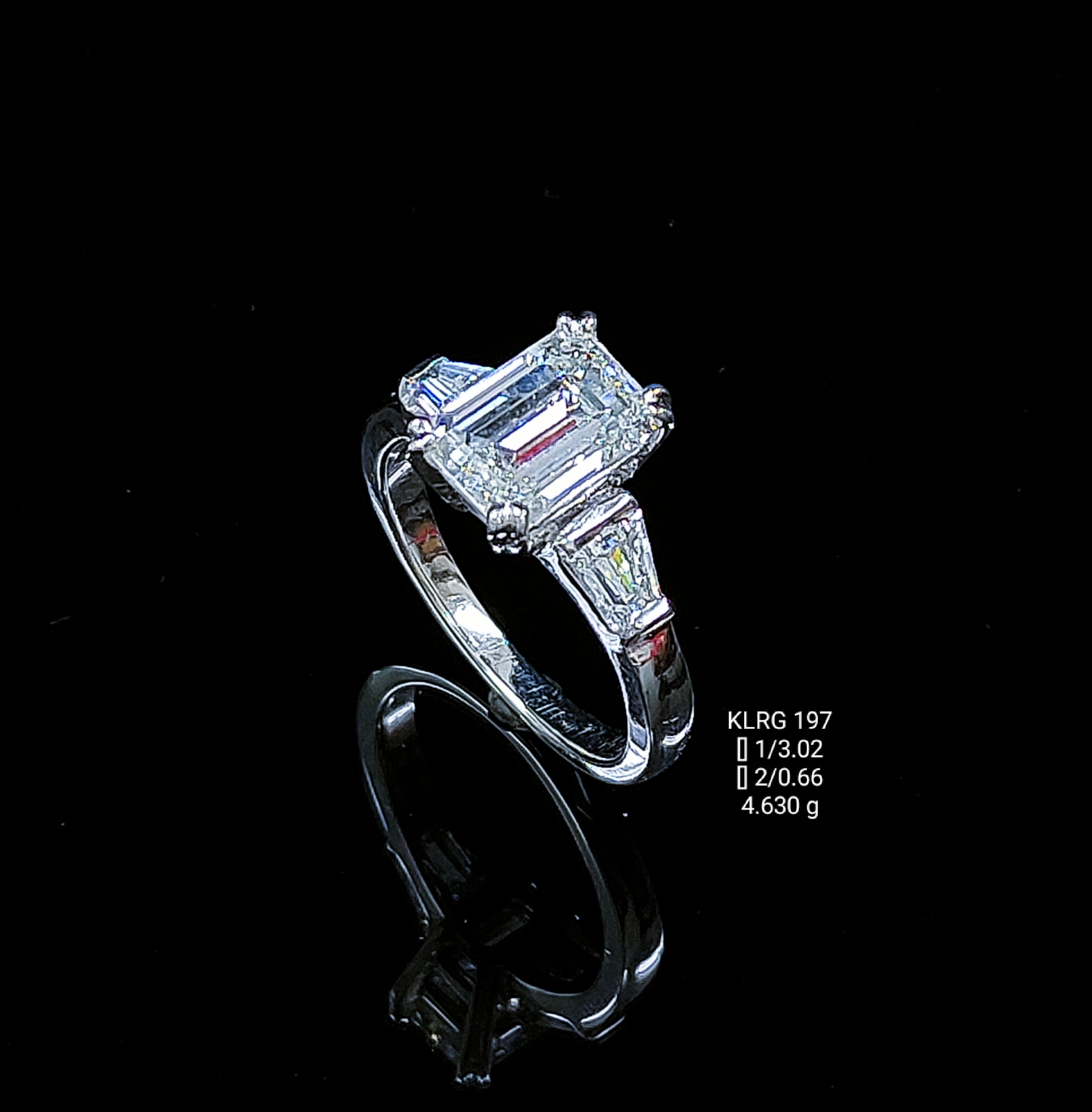 3.68Ct RING Solitaire Diamond 18K