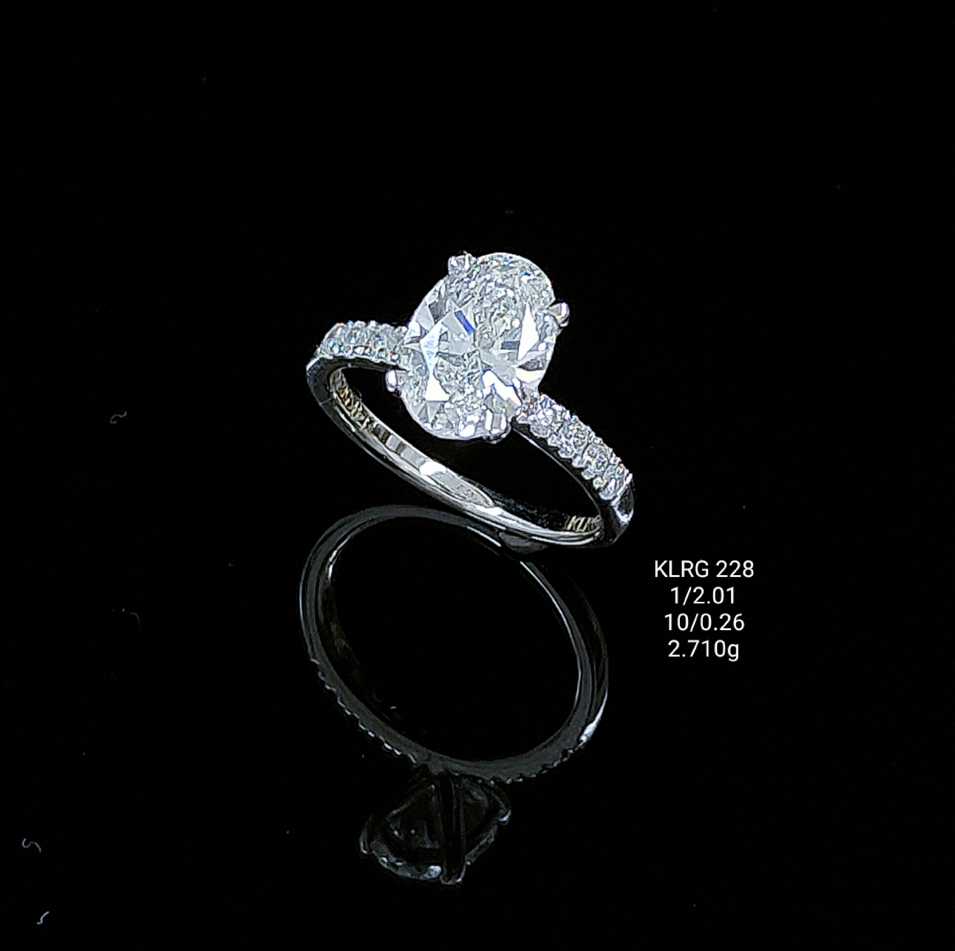2.27Ct RING Small round diamonds 18K