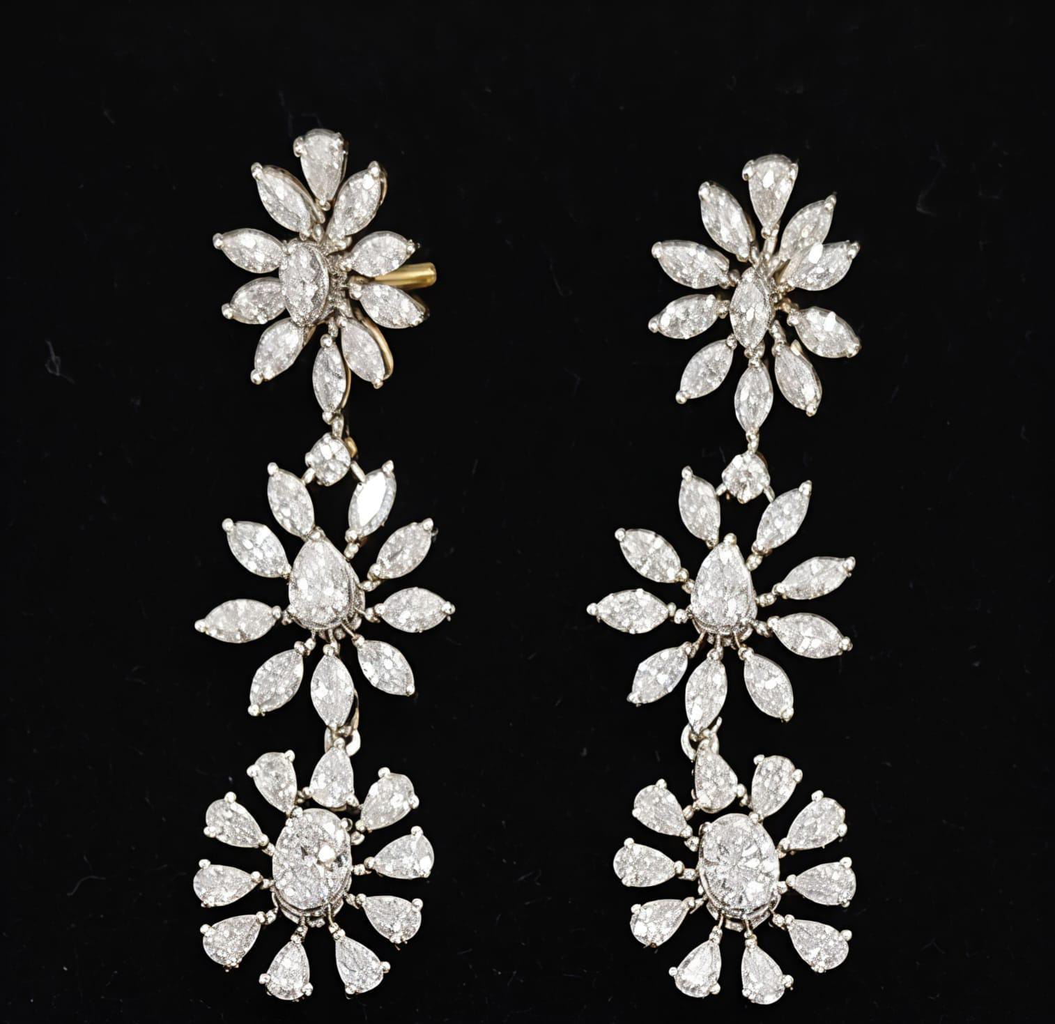 7.43 Ct of NECKLACE EARING of Small Round Shaped Diamonds  14K