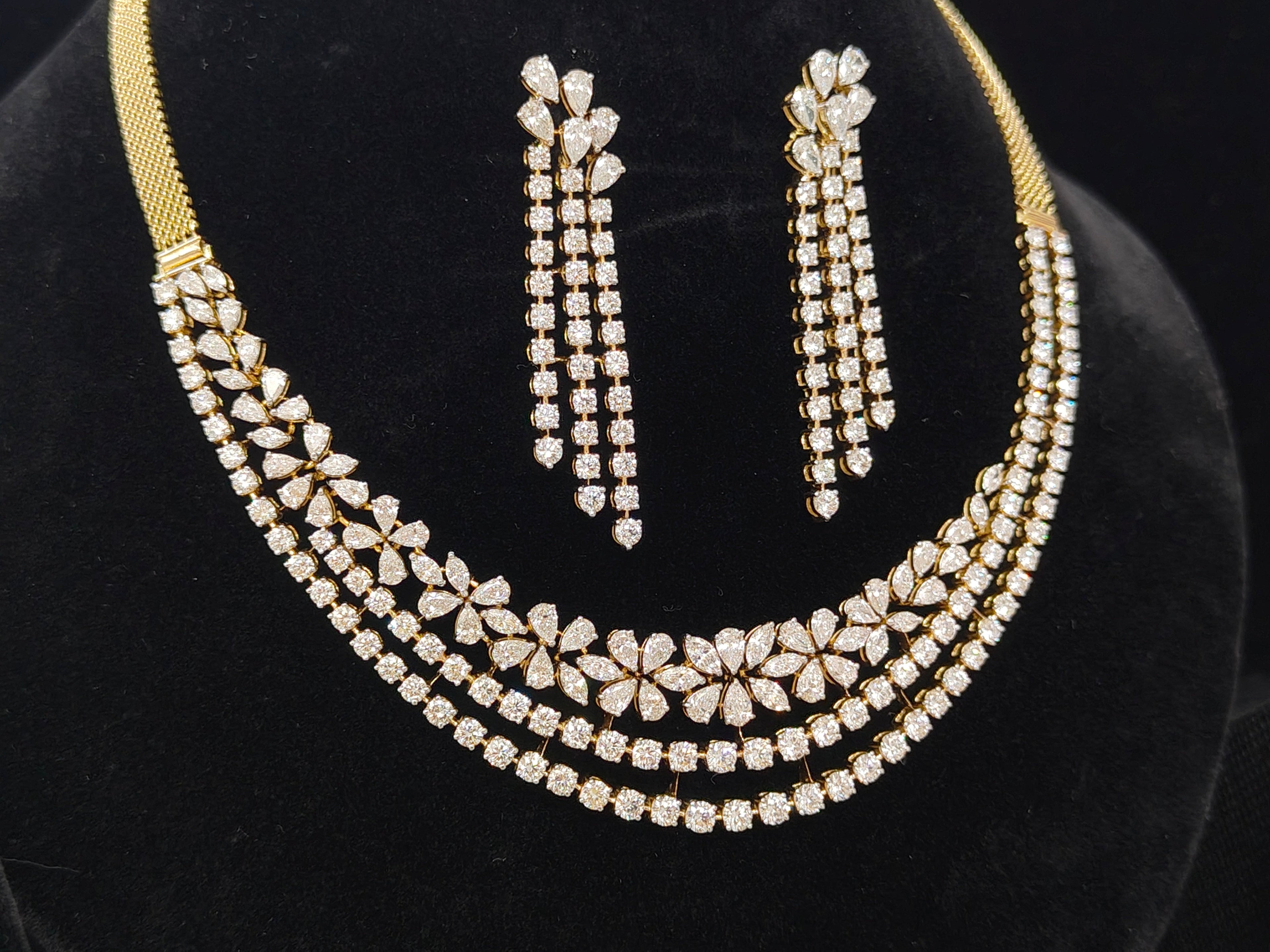 16.5Ct NECKLACE Small round diamonds 14K