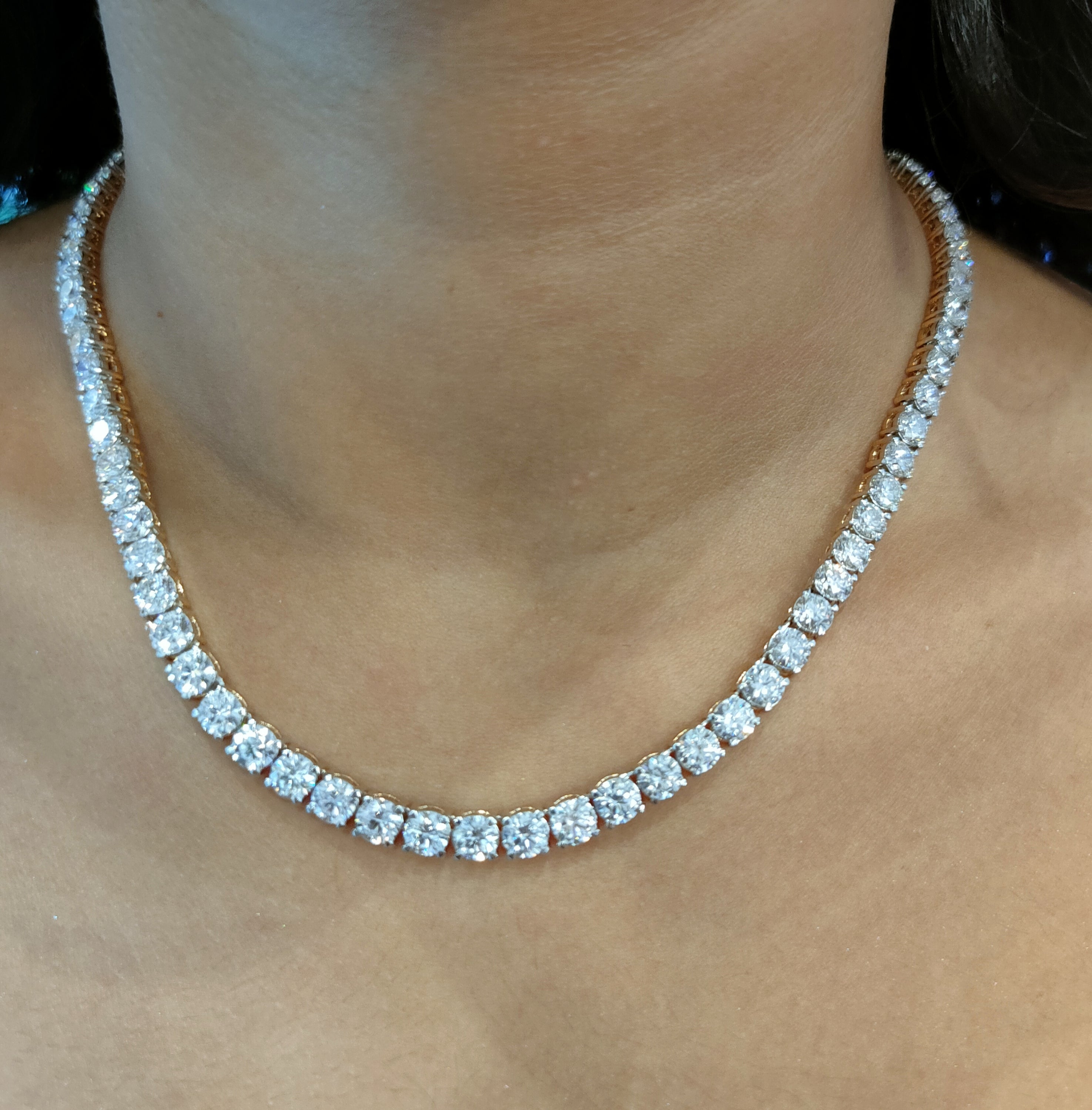 25.1Ct NECKLACE Small round diamonds 14K