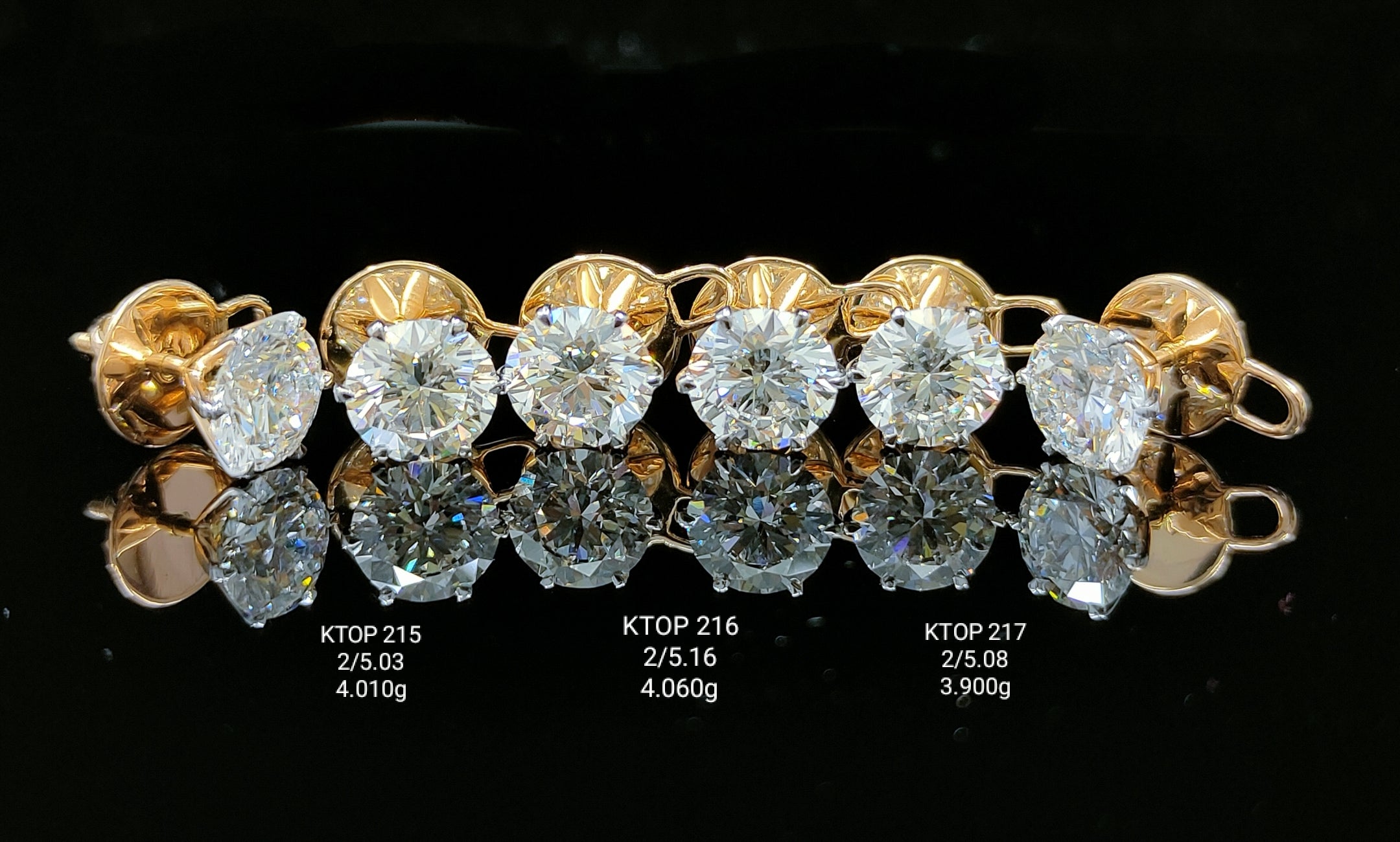 5.08Ct Of Earnings With Purity Of 18K