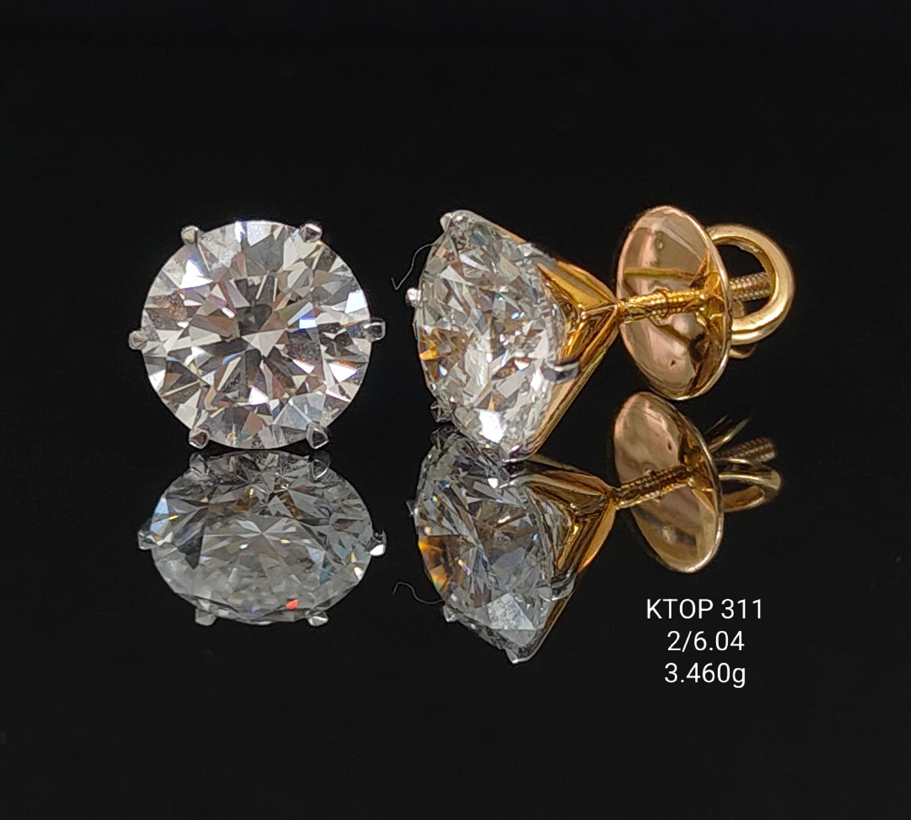 6.04Ct Of Earnings With Purity Of 18K