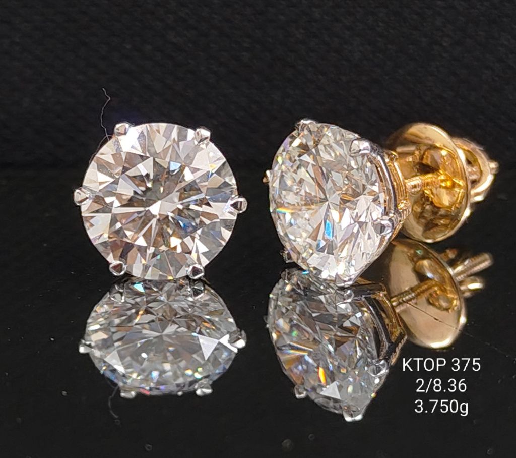 8.36 Ct of TOPS of Solitaire Round Shaped Diamond  18K