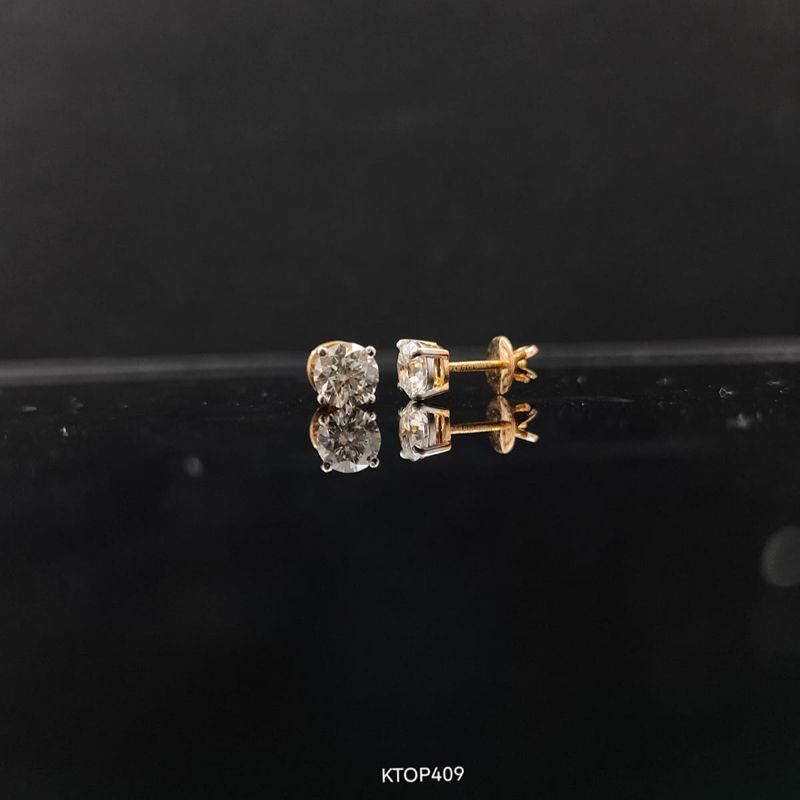 2.03Ct of Earring with the Purity of 18k