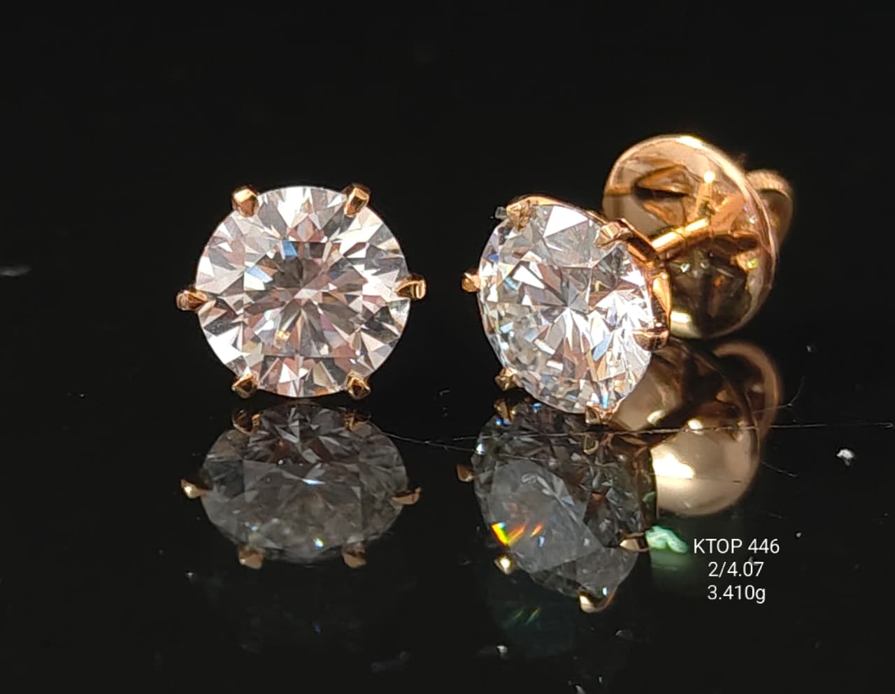 4.07Ct of Earring With Purity of 18K