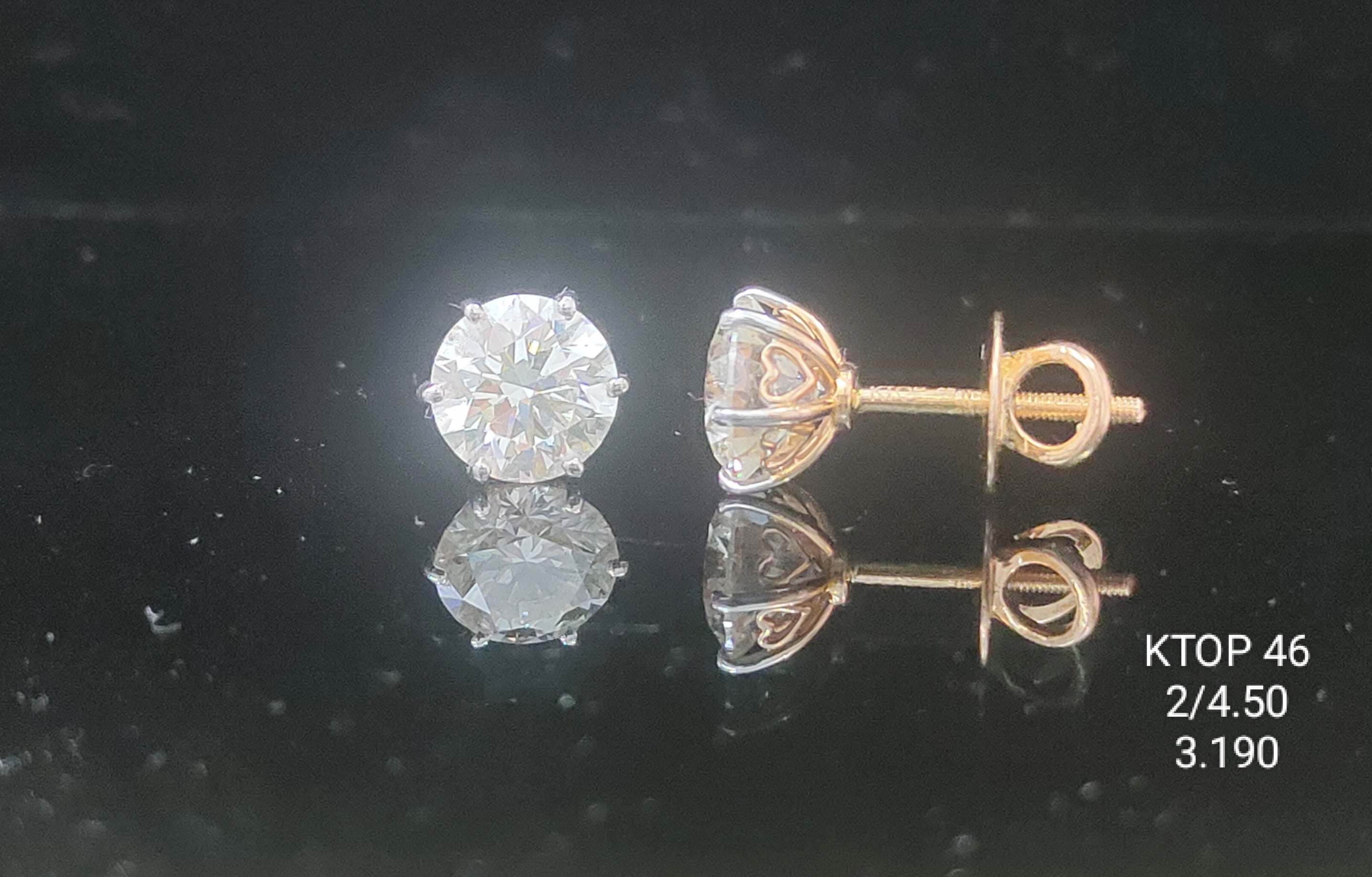 4.50Ct Of Earnings With Purity Of 18K