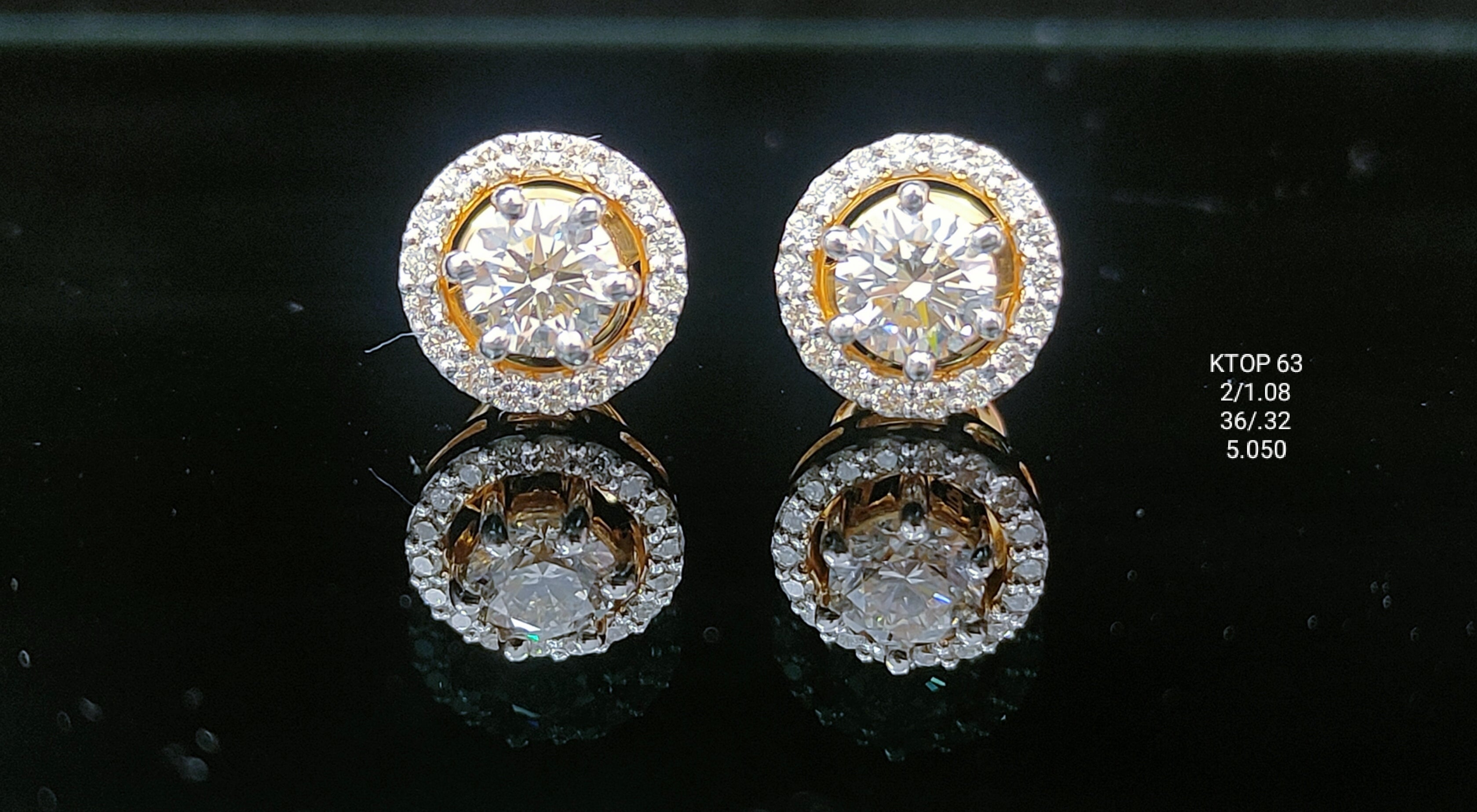 1.40Ct Of Earnings With Purity Of 18K