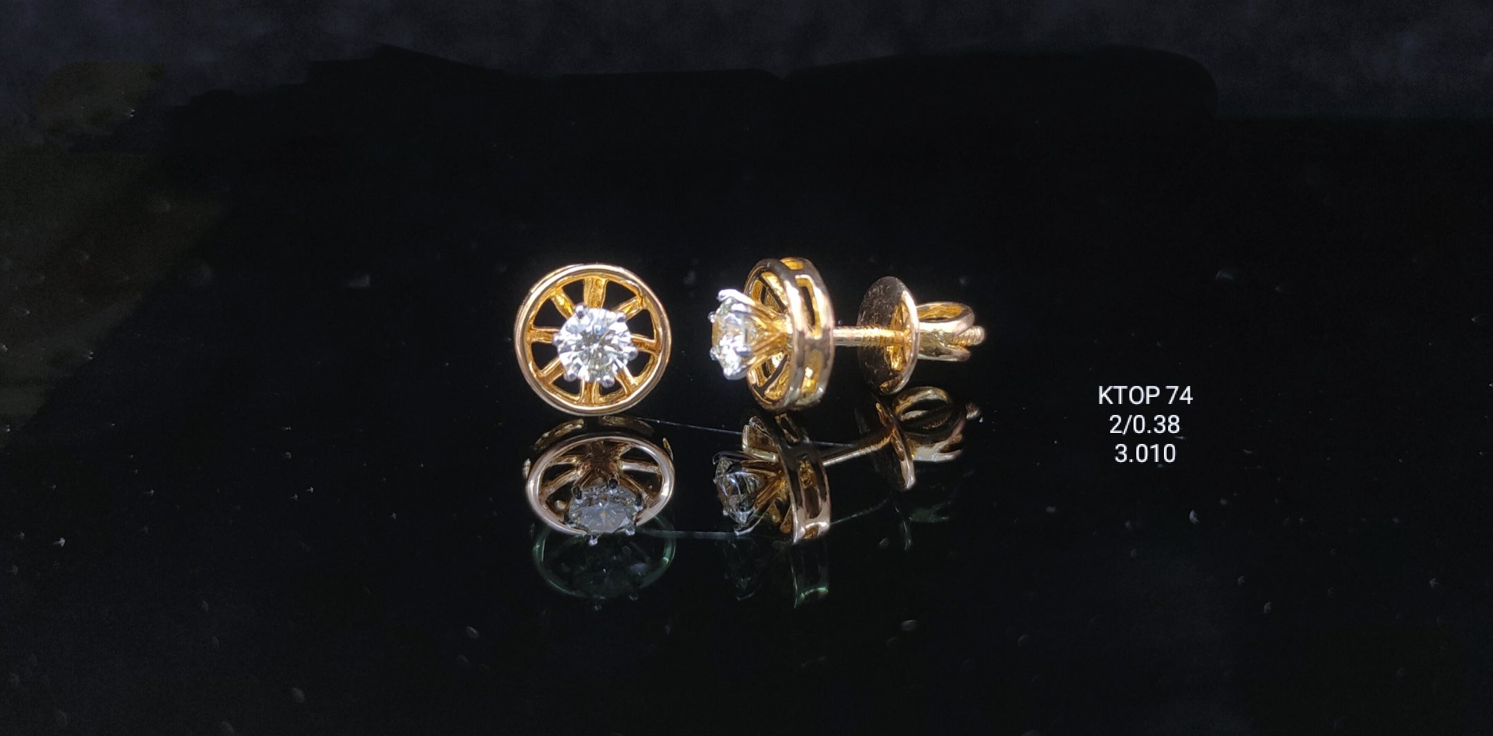 0.38Ct Of Earnings With Purity Of 18K