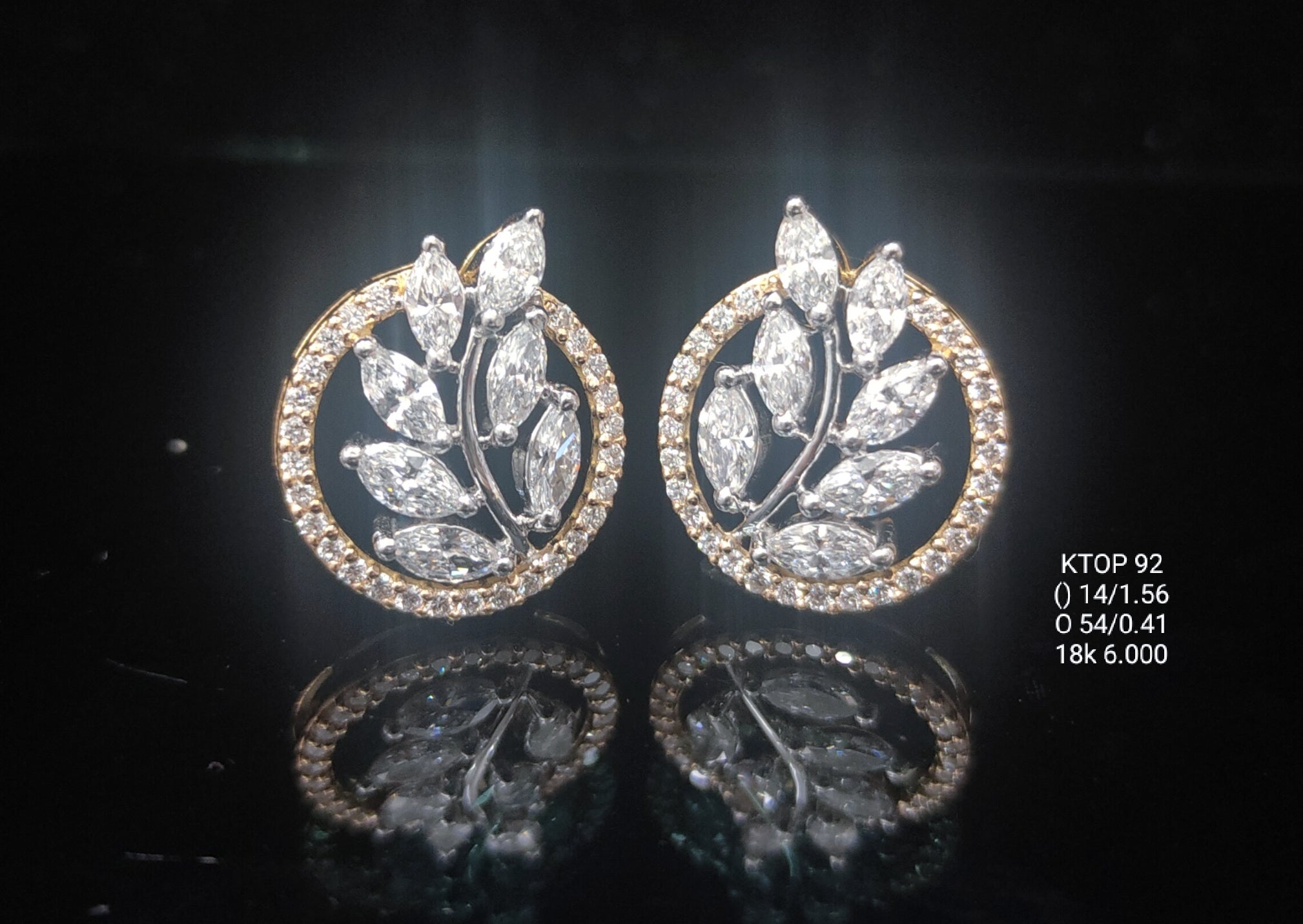 1.97Ct Of Earnings With Purity Of 18K