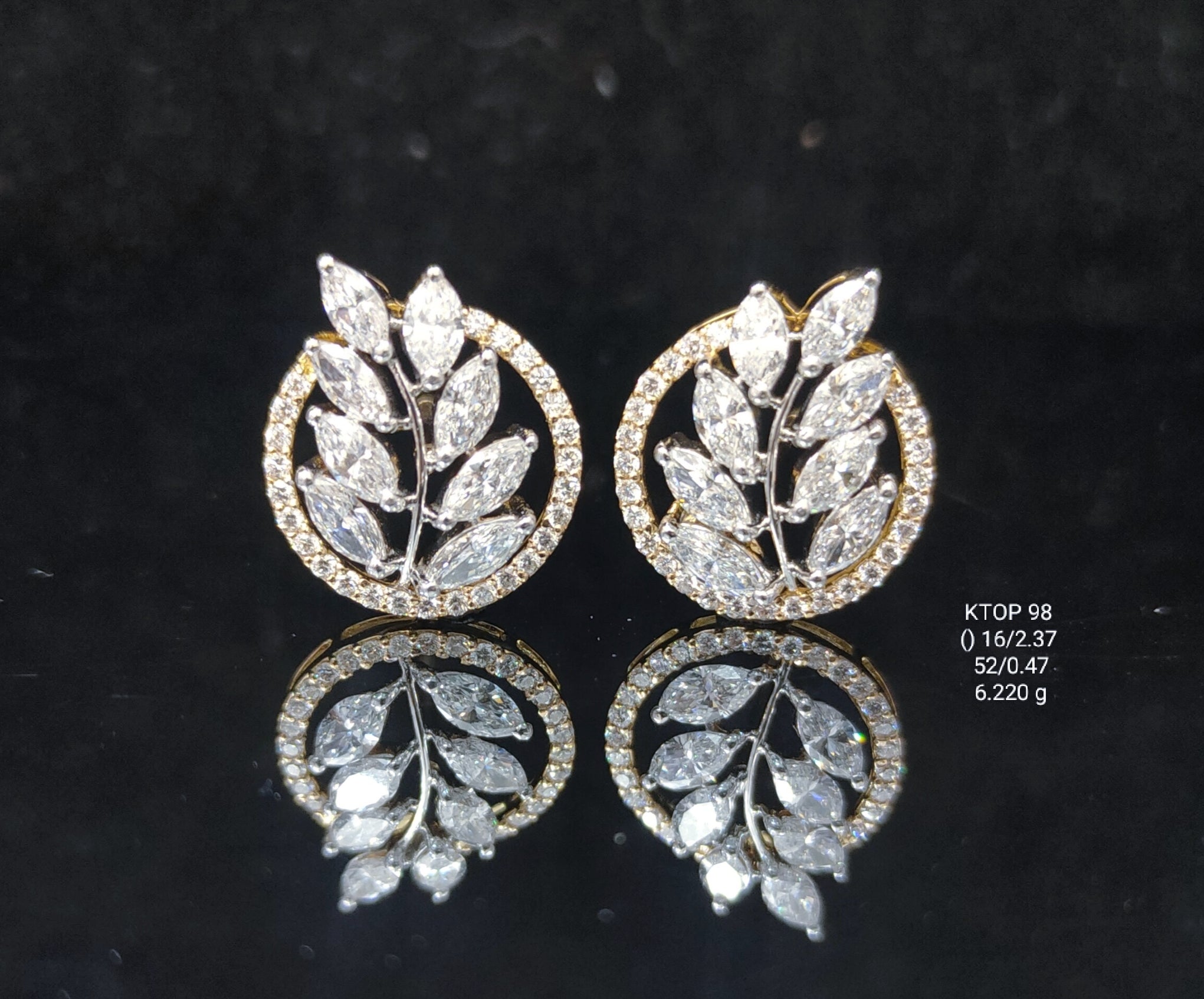2.84Ct Of Earnings With Purity Of 18K