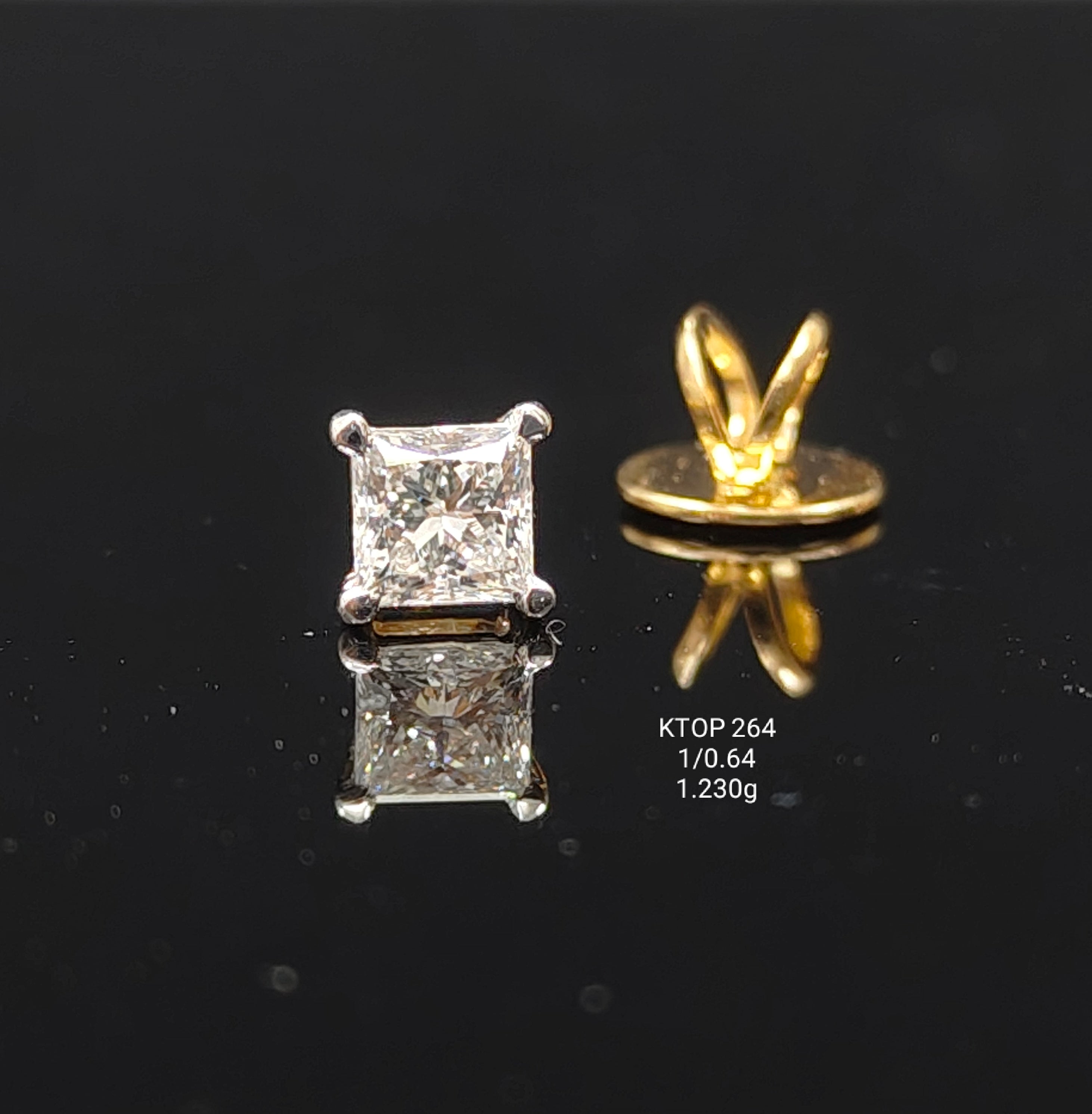 0.64Ct TOPS solitaire diamonds 18K