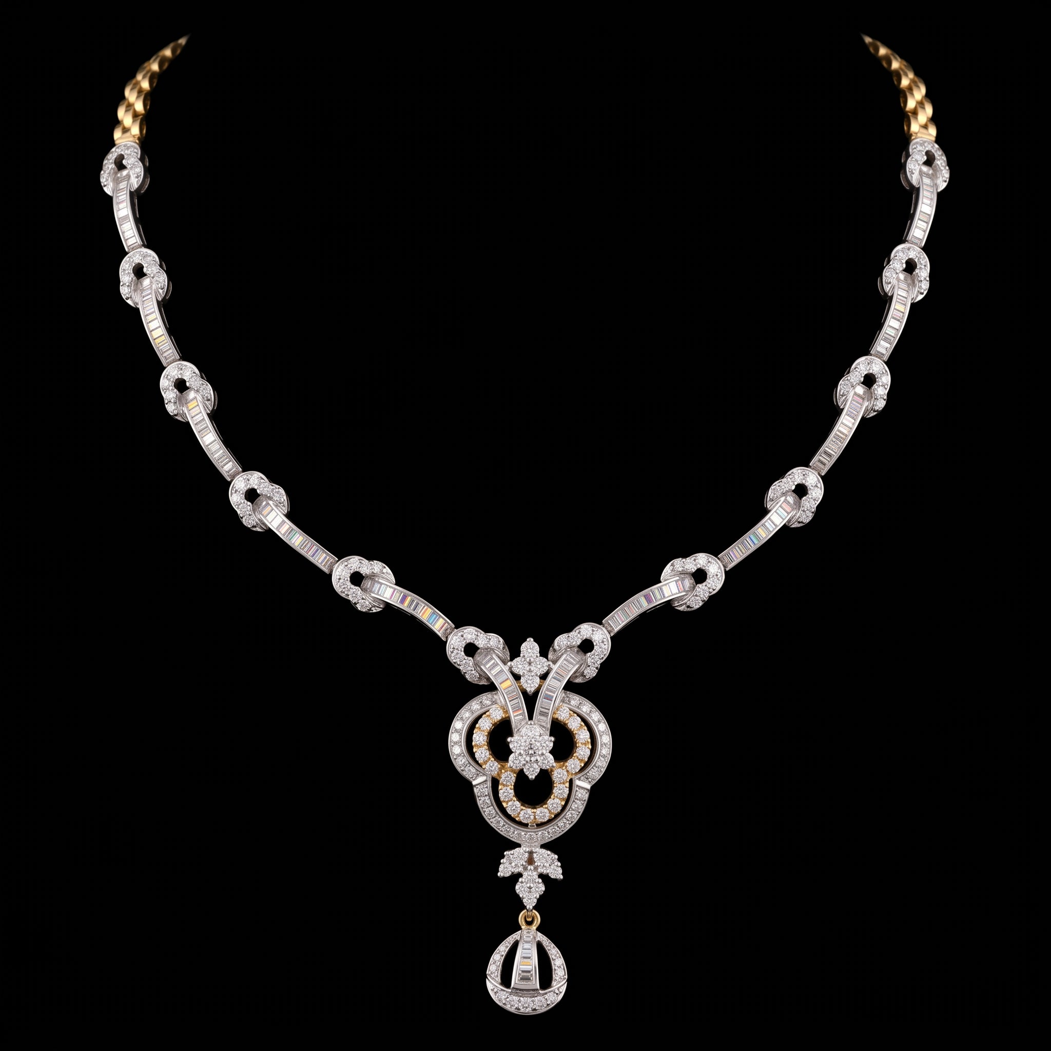 2.75Ct of Necklace with the Purity of 18K