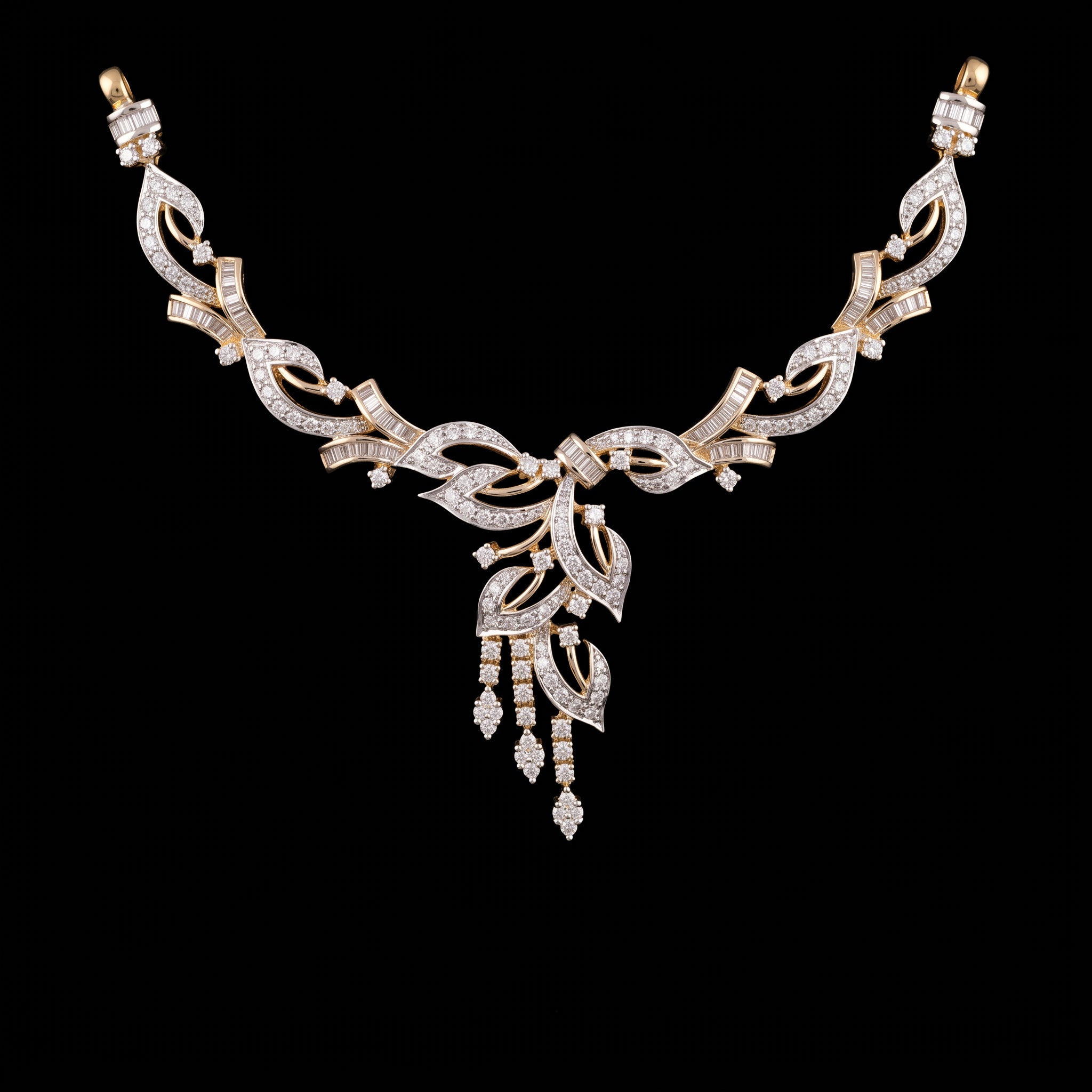 2.18Ct of Necklace with the Purity of 18K