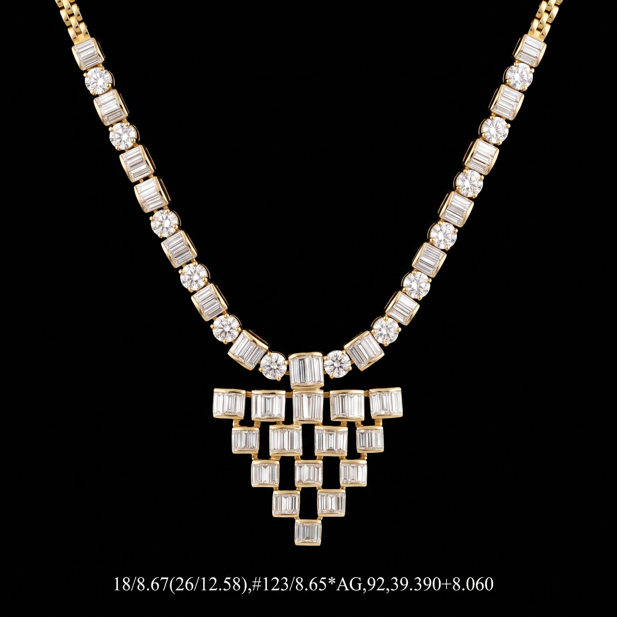 8.65Ct of Necklace with the Purity of 18K