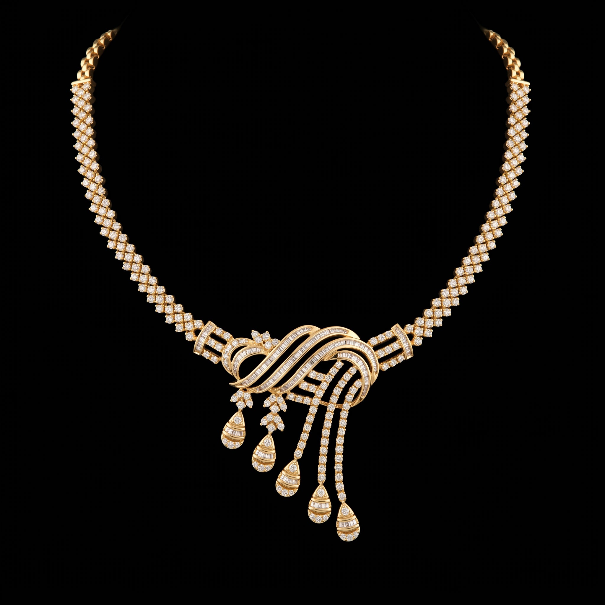 5.09Ct of Necklace with the Purity of 18K