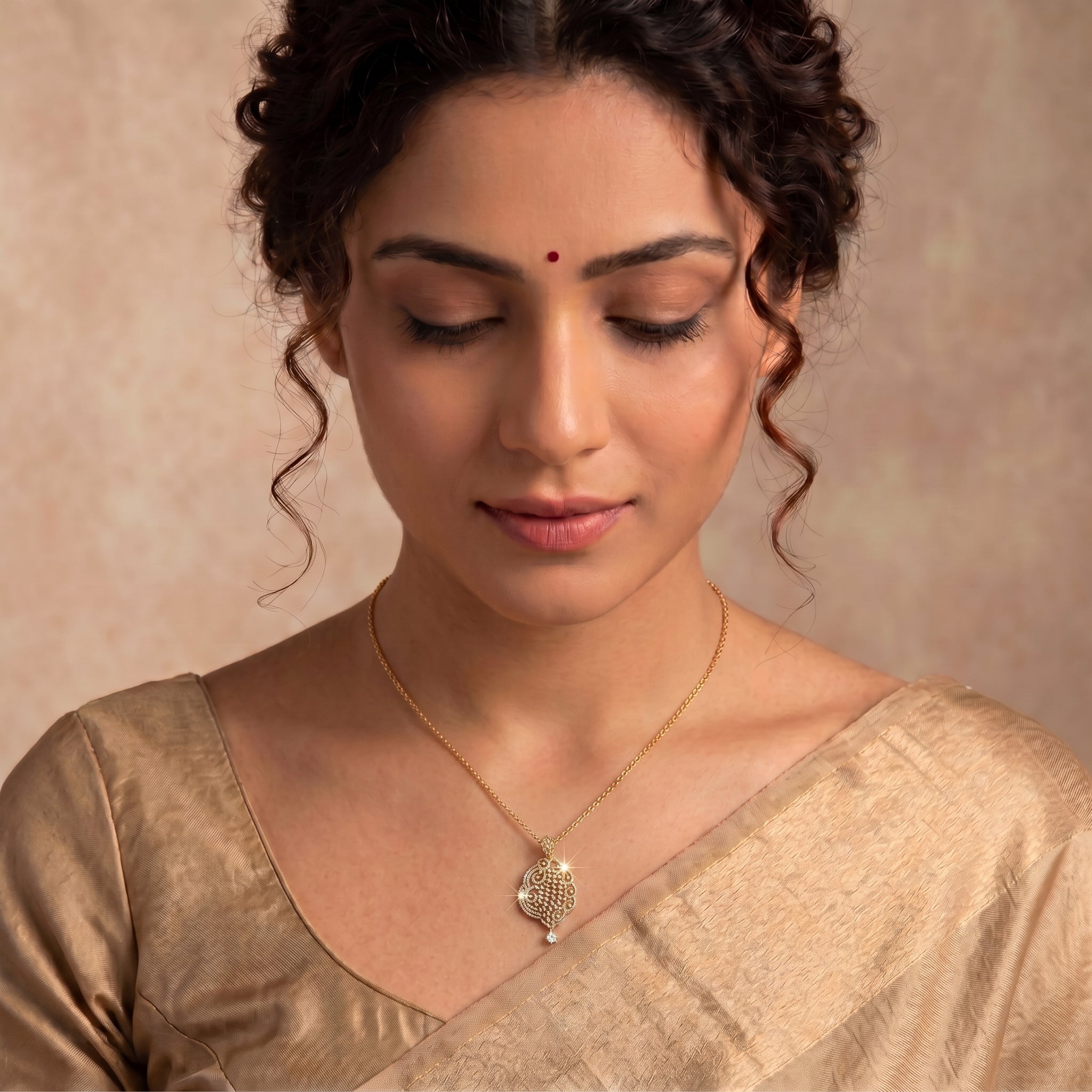 3.89Ct of Locket With the Purity of 18K