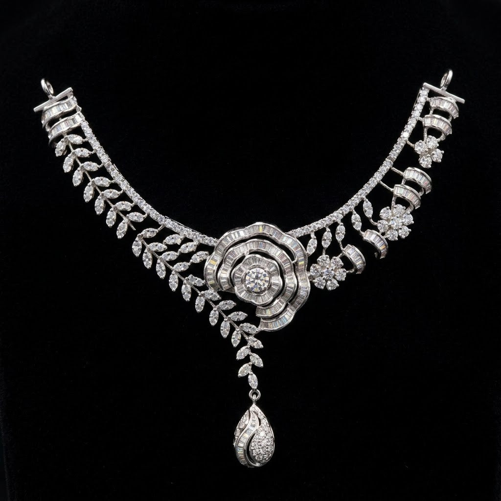 3.15Ct of Locket With the Purity of 18K