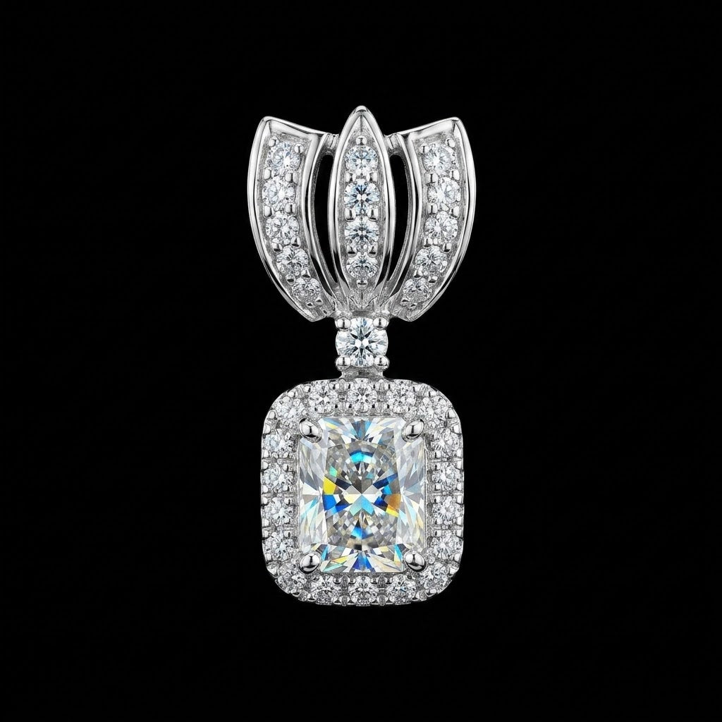 2Ct of Locket With the Purity of 18K