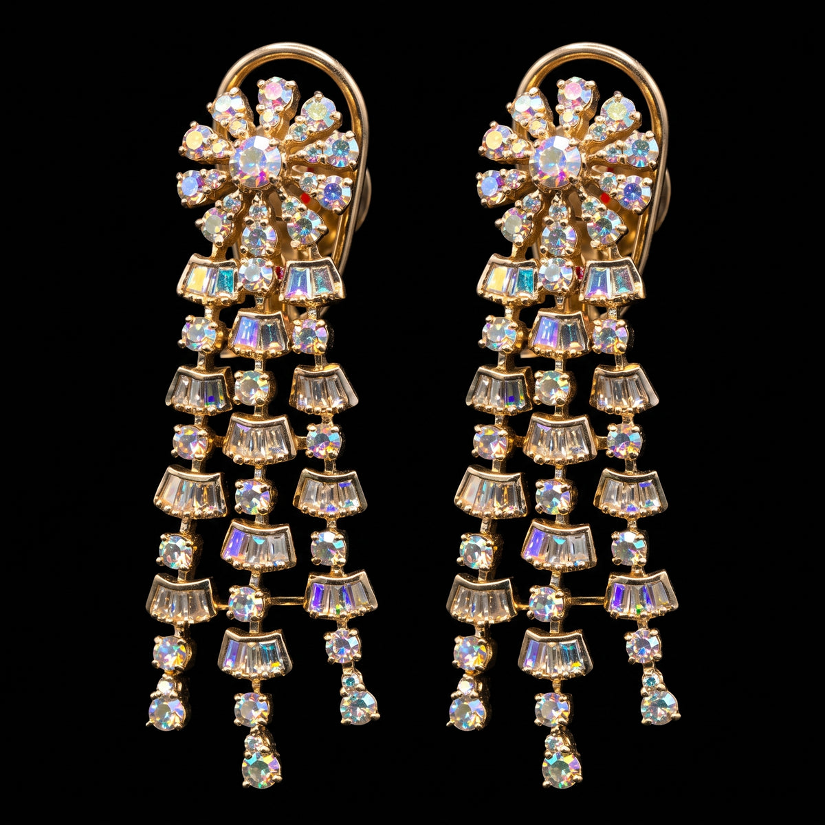 VNCE32271 lab grown diamond earrings on black background