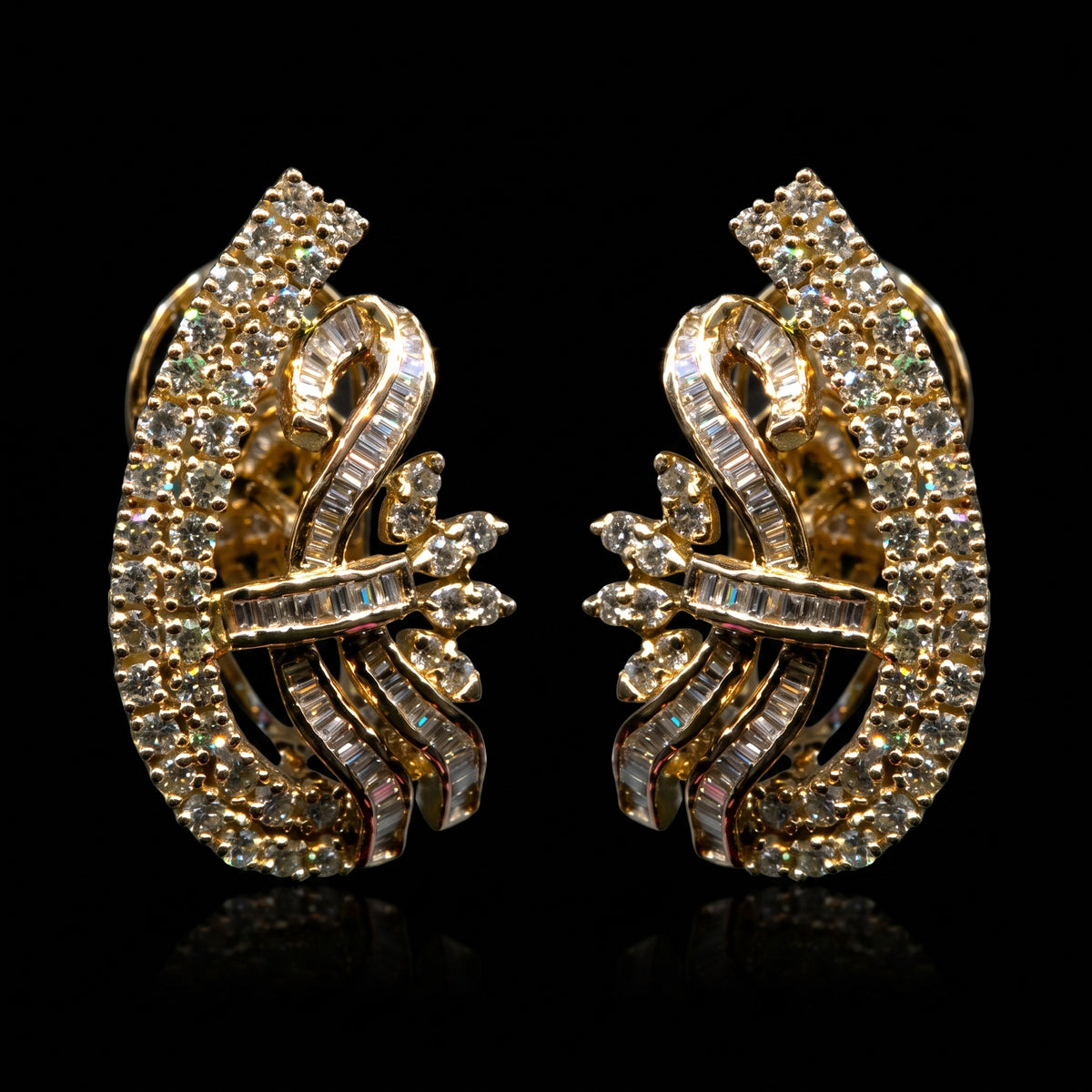 VNCE37443 lab grown diamond earrings on black background