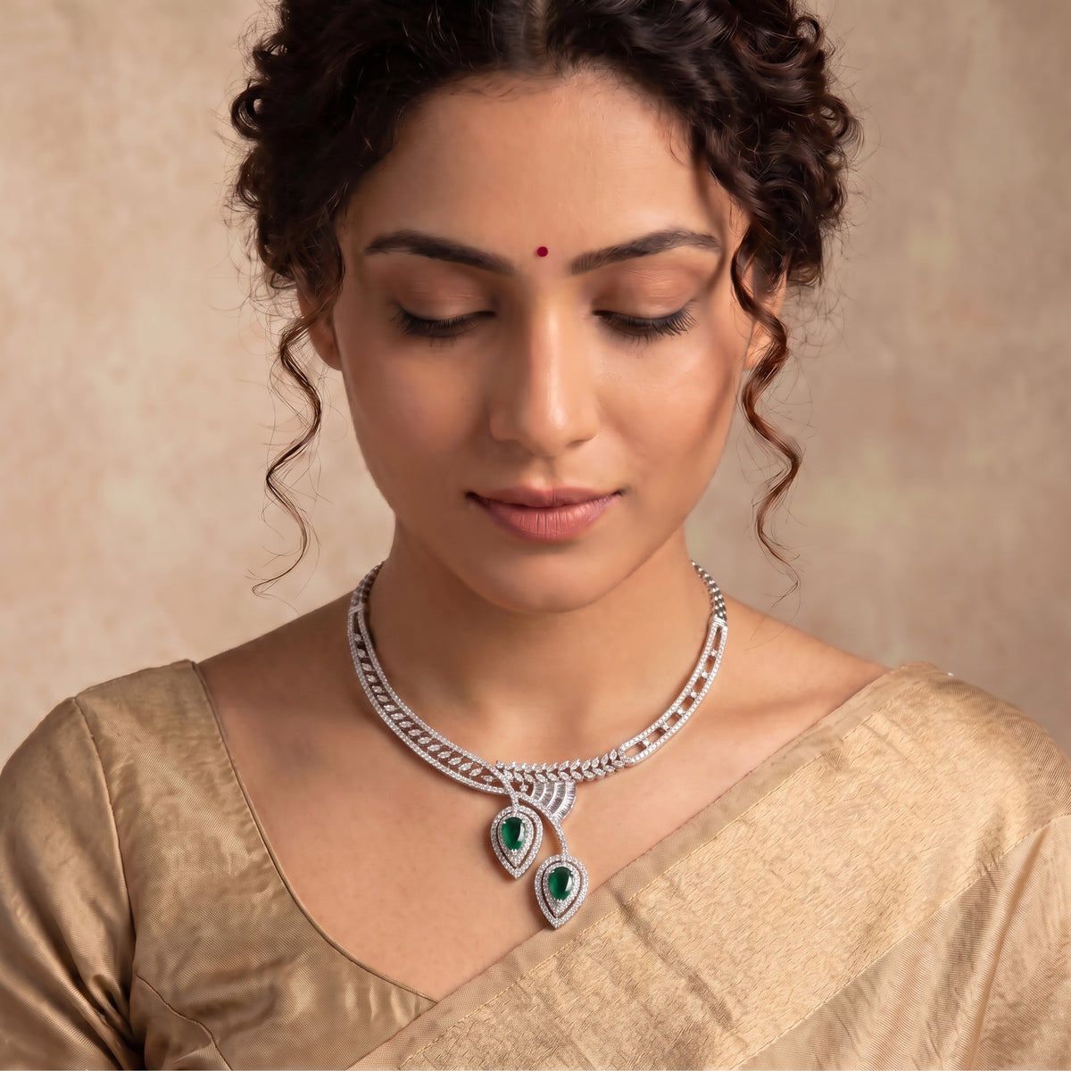 VNCK33030 lab grown diamond necklace worn by model