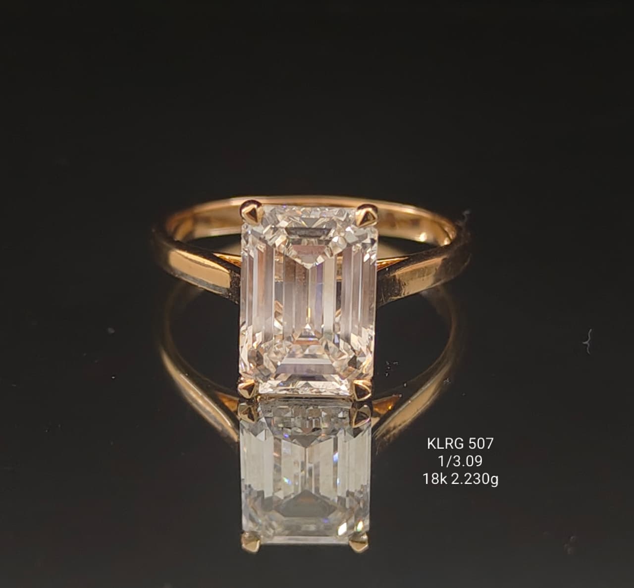 3.09 Ct of Ring with the Purity of 18K