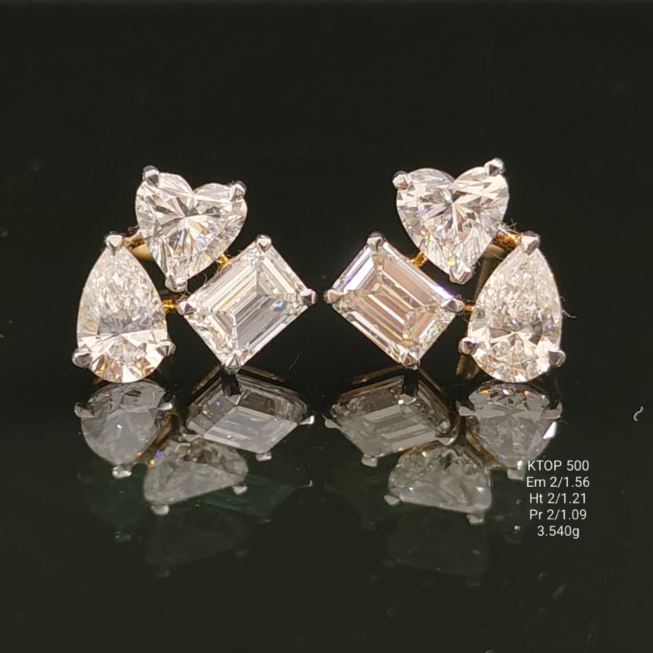 3.86Ct of Earring with the Purity of 18K