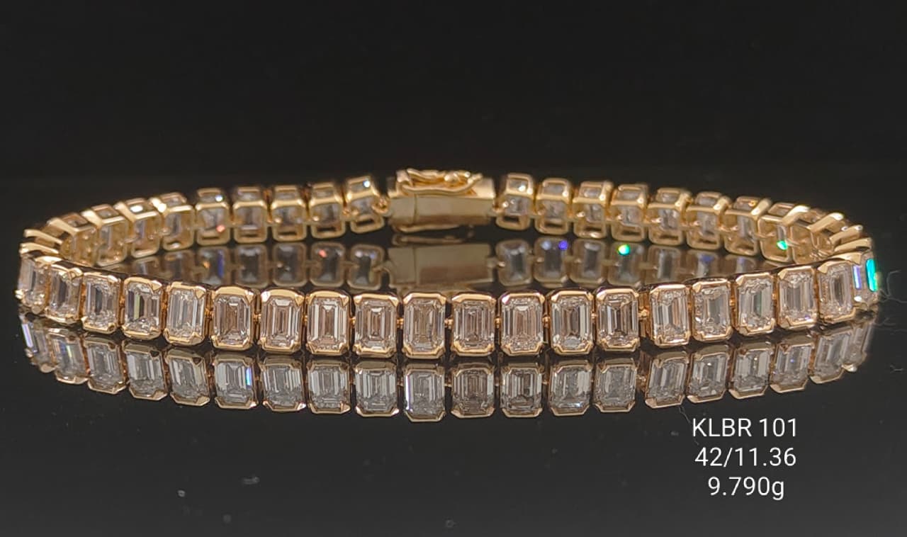 11.36Ct of Bracelet With The Purity of 18K
