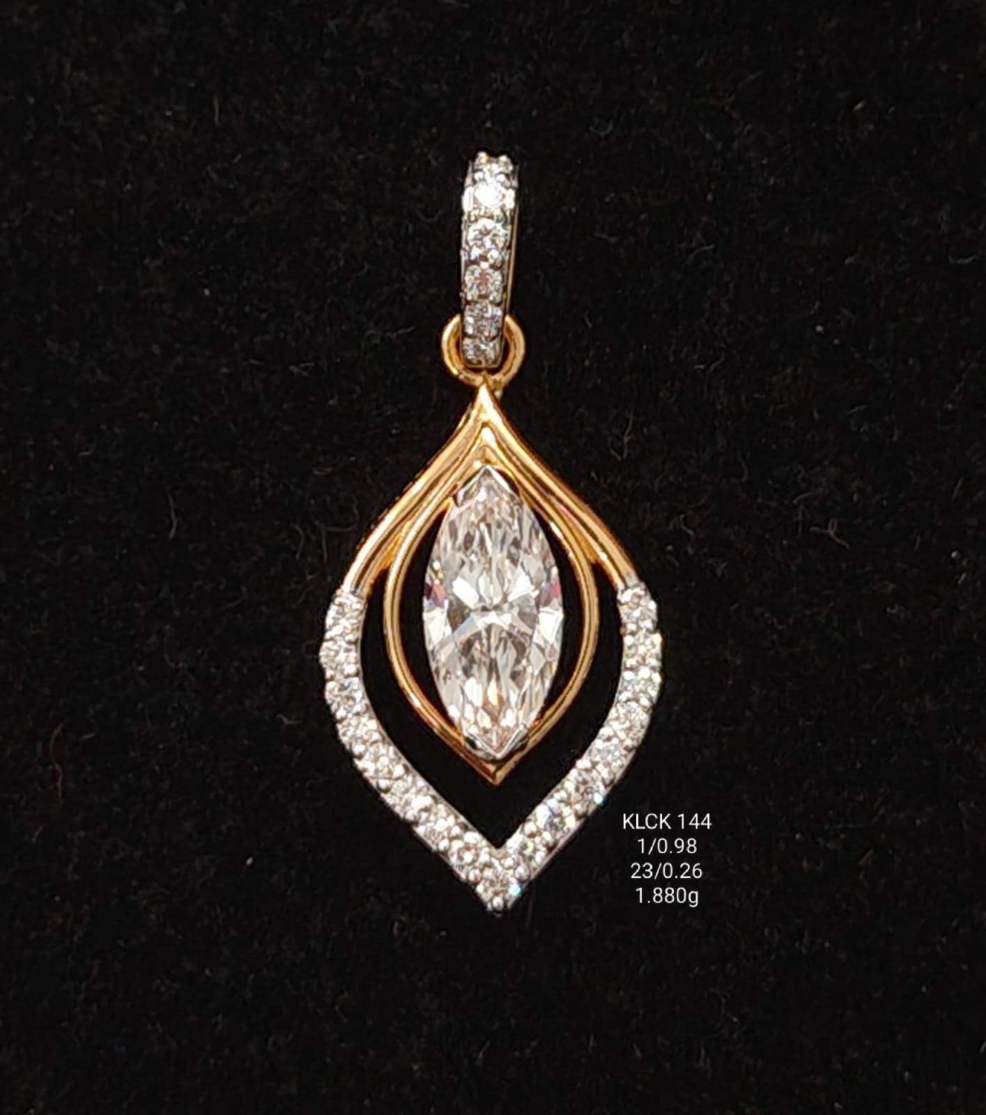 1.24Ct of Locket With Purity of 18K