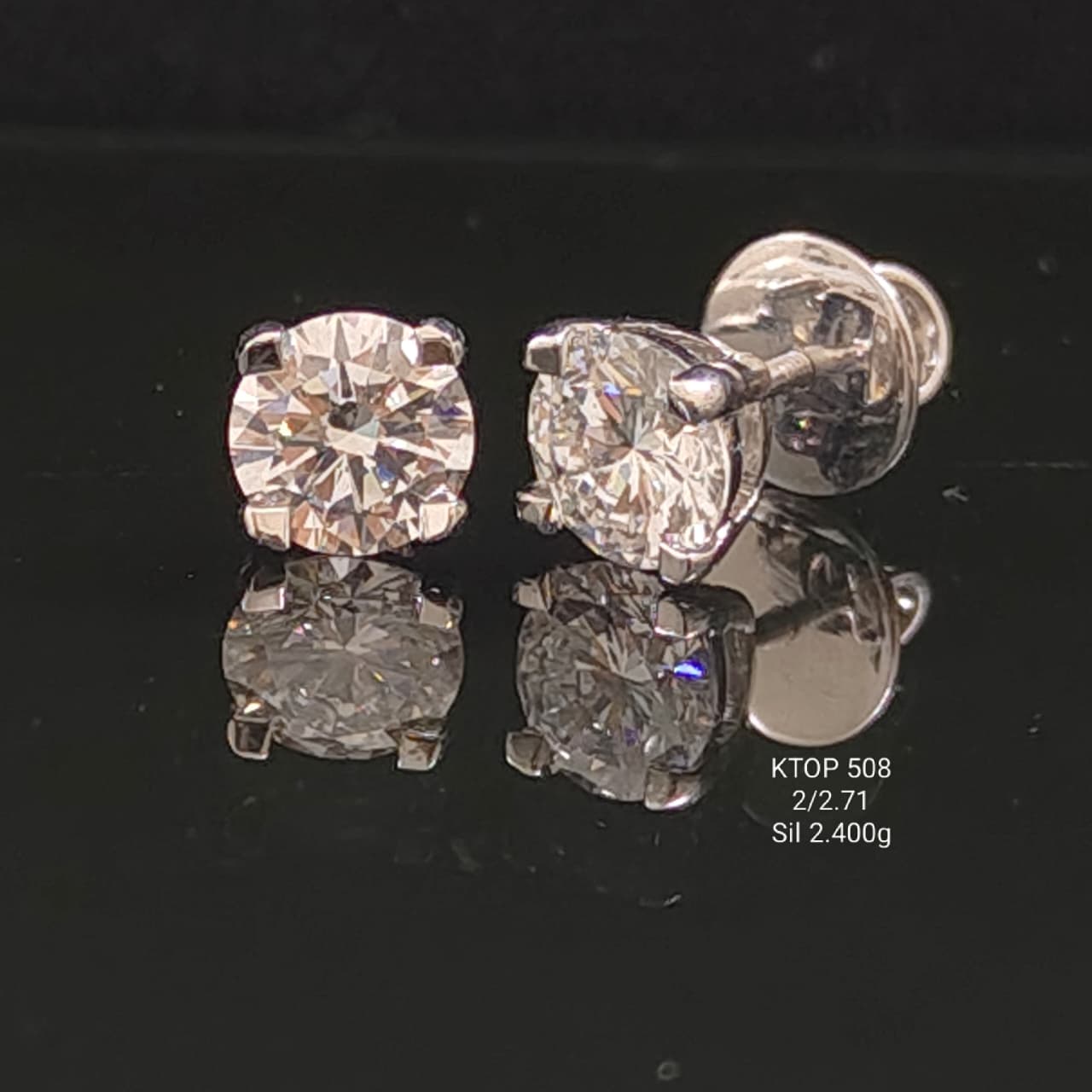 2.71Ct of Earrings Made in Silver