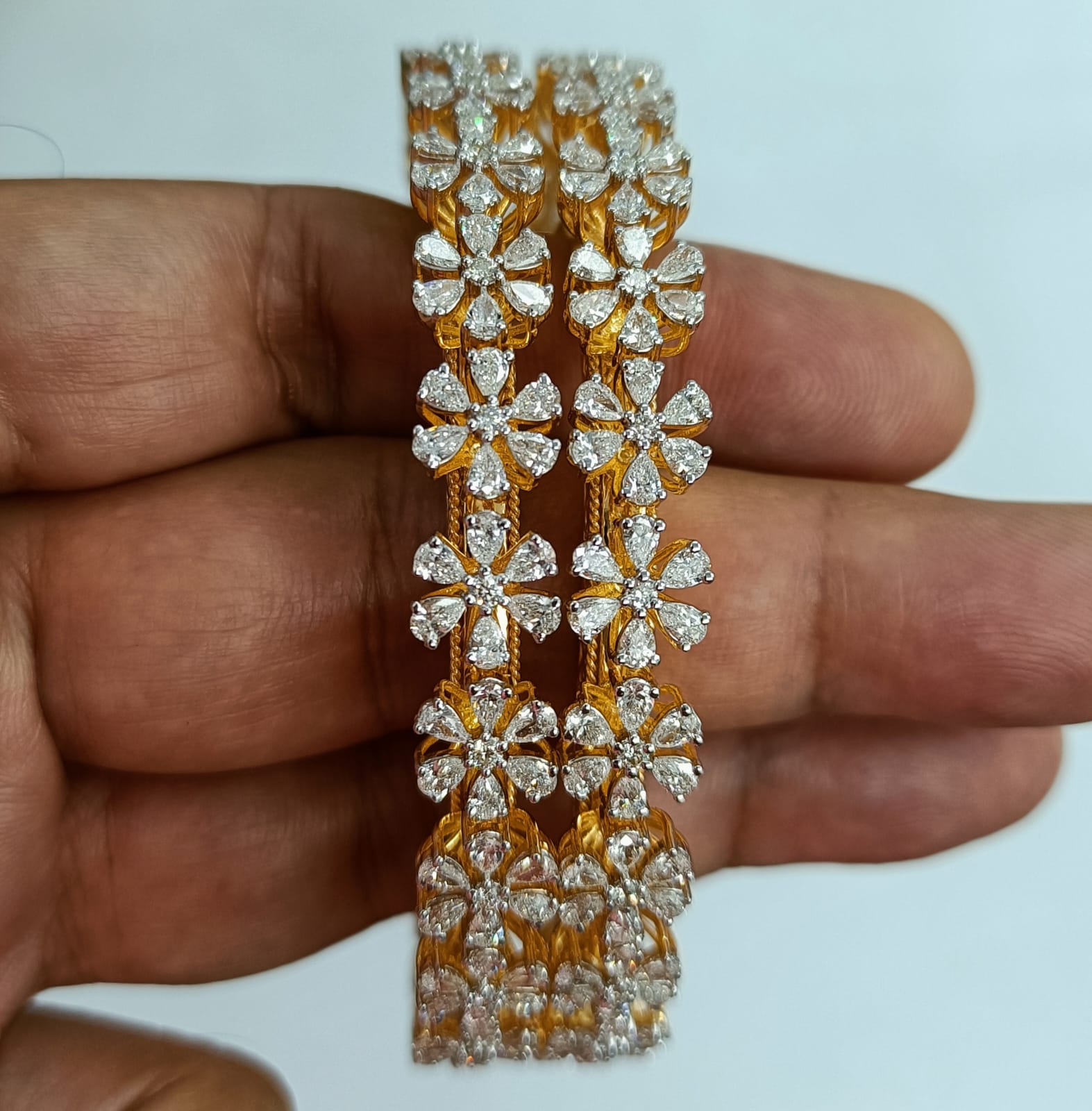 20.39Ct of Churi with the Purity of 18K
