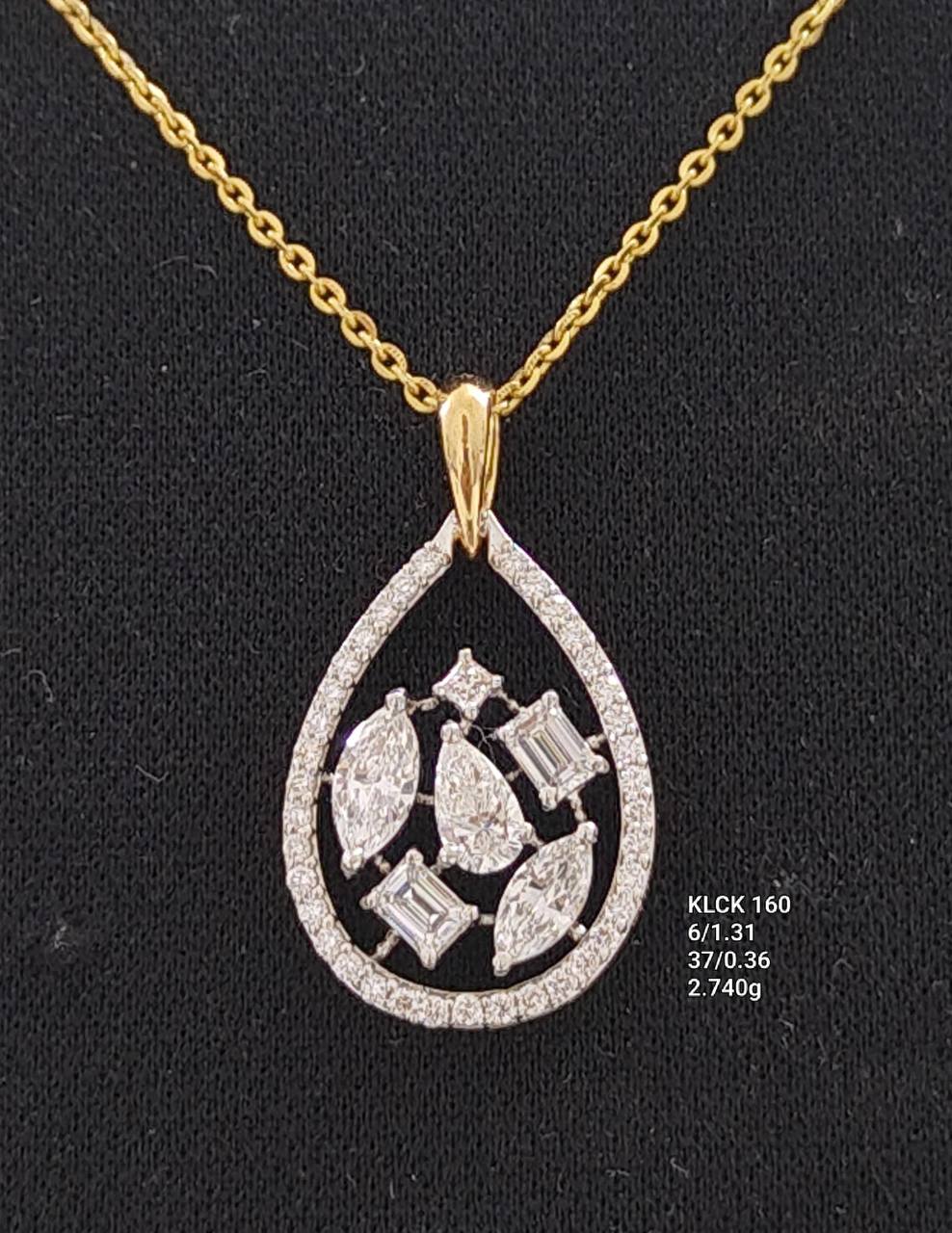 1.67Ct of Locket with the Purity of 18K