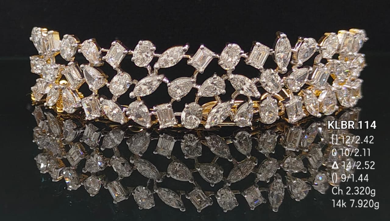 8.49 Ct of Bracelet of Fancy Shaped Diamonds 14K