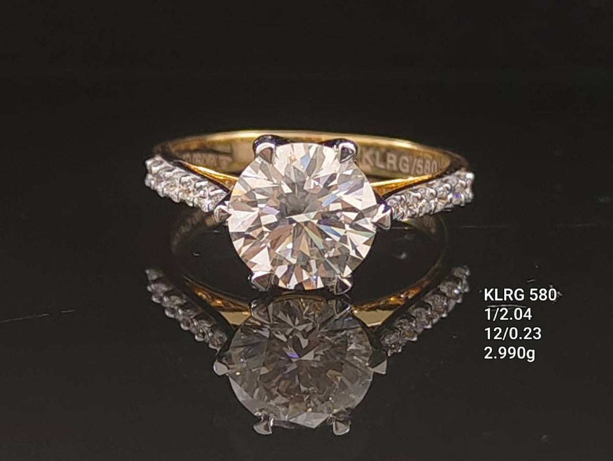 2.27Ct of Ring with the Purity of 18K