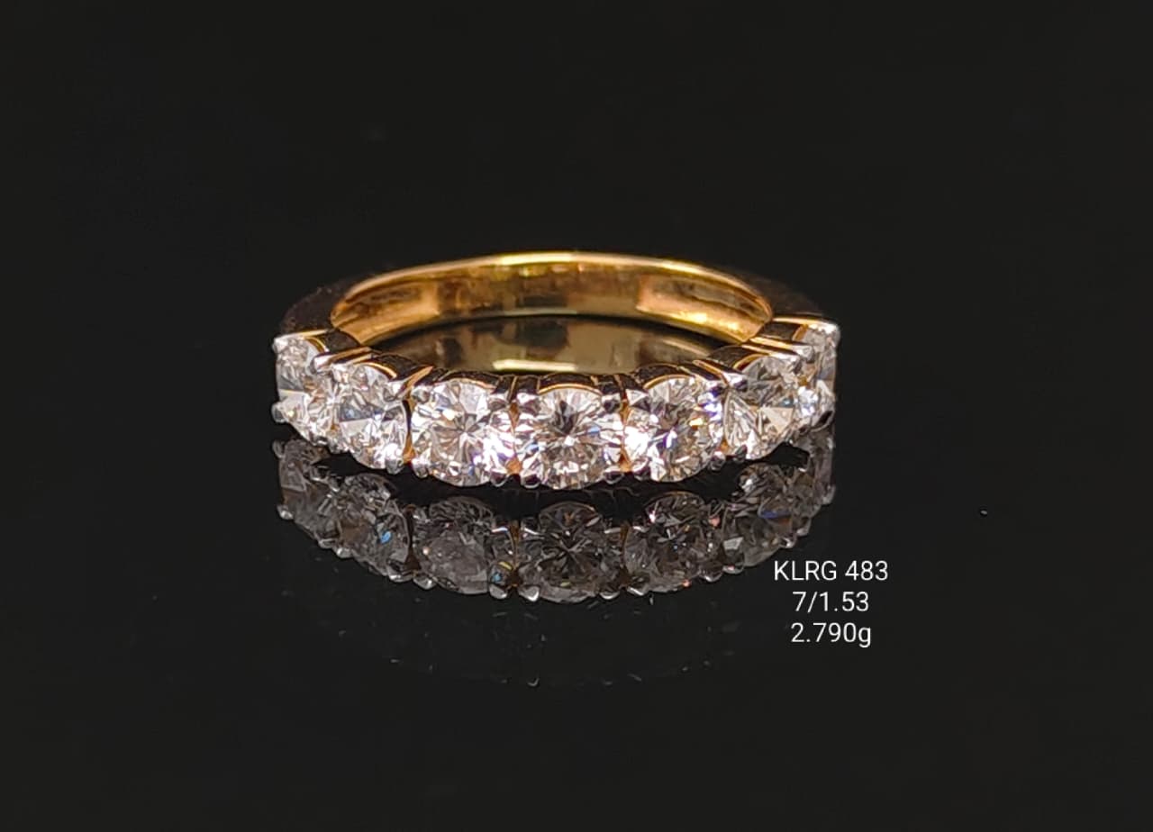 1.53 Ct Small Diamond Ring with the Purity of 18K